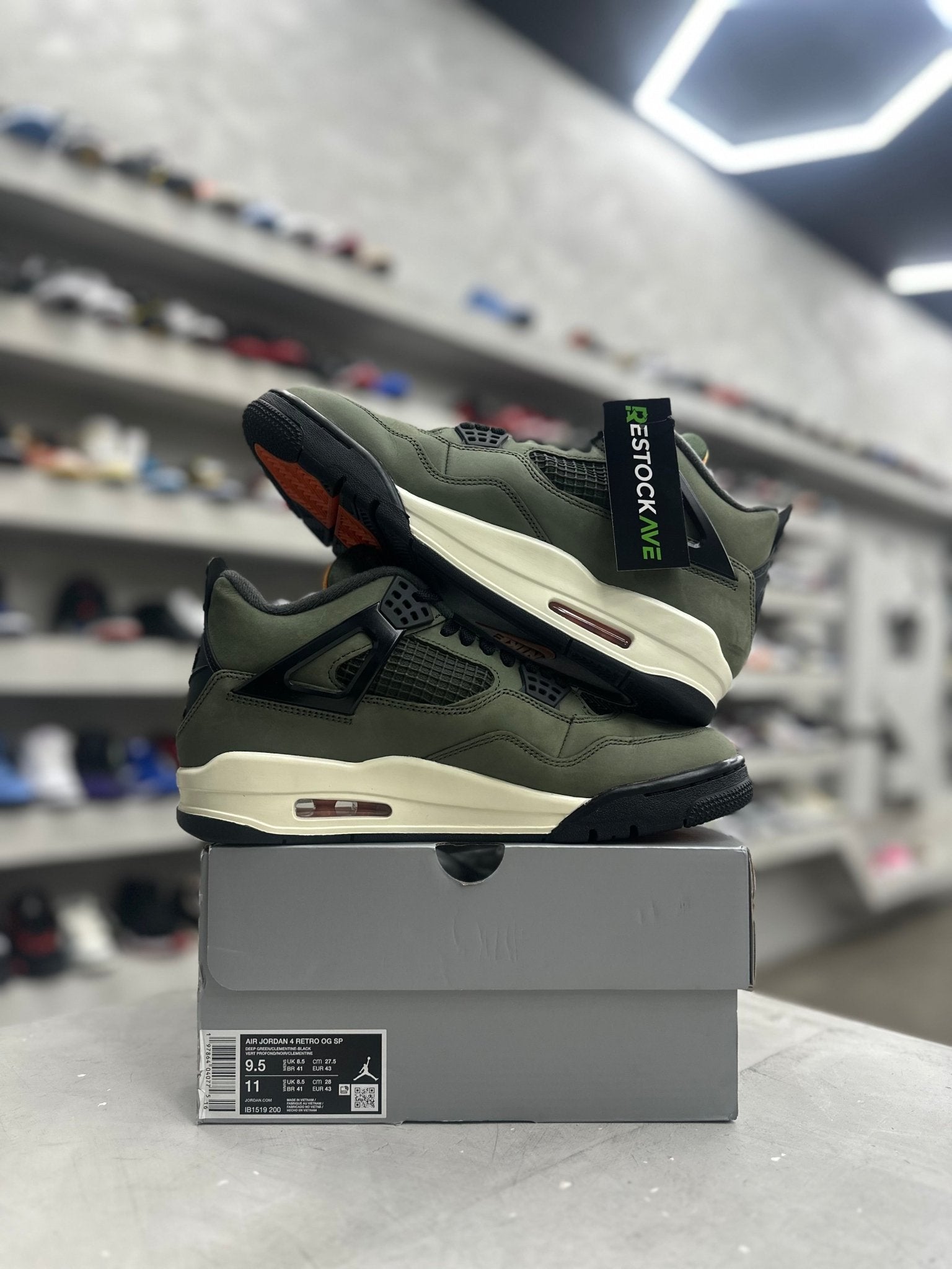 Jordan 4 Retro OG SP Undefeated Sz 9.5 (PREOWNED) - Restock AveJordan 4 Retro OG SP Undefeated Sz 9.5 (PREOWNED)Restock AveRestock Ave9.5Restock Ave