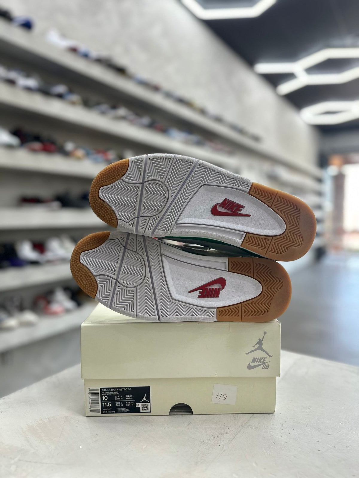 Jordan 4 Retro SB Pine Green sz 10 (PREOWNED) - Restock AveJordan 4 Retro SB Pine Green sz 10 (PREOWNED)Restock AveRestock Ave1019289459Restock Ave