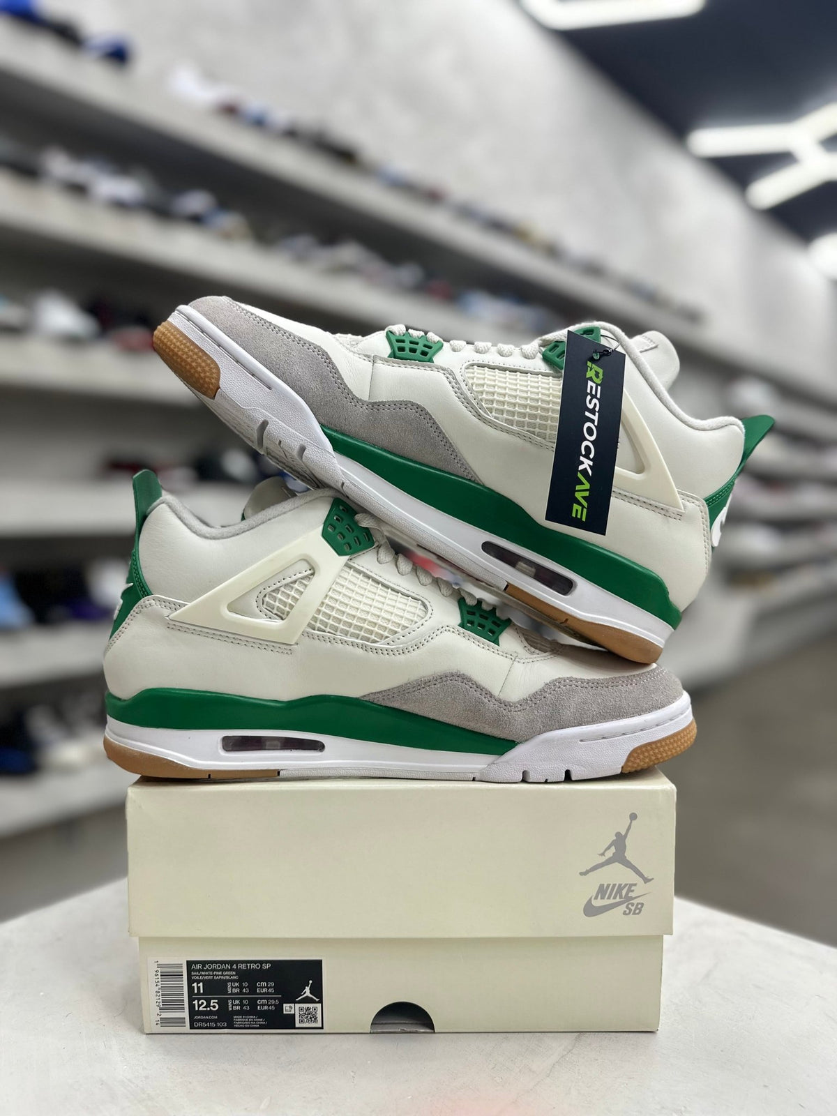 Jordan 4 Retro SB Pine Green sz 11 (PREOWNED) - Restock AveJordan 4 Retro SB Pine Green sz 11 (PREOWNED)Restock AveRestock Ave11Restock Ave