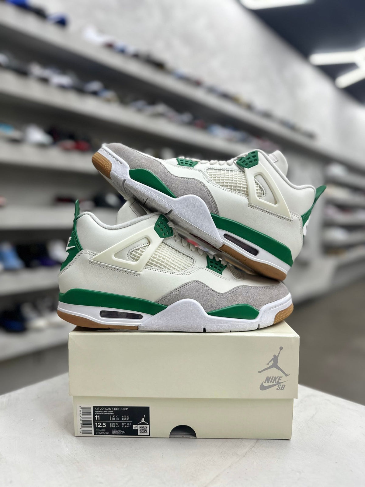 Jordan 4 Retro SB Pine Green sz 11 (PREOWNED) - Restock AveJordan 4 Retro SB Pine Green sz 11 (PREOWNED)Restock AveRestock Ave11Restock Ave