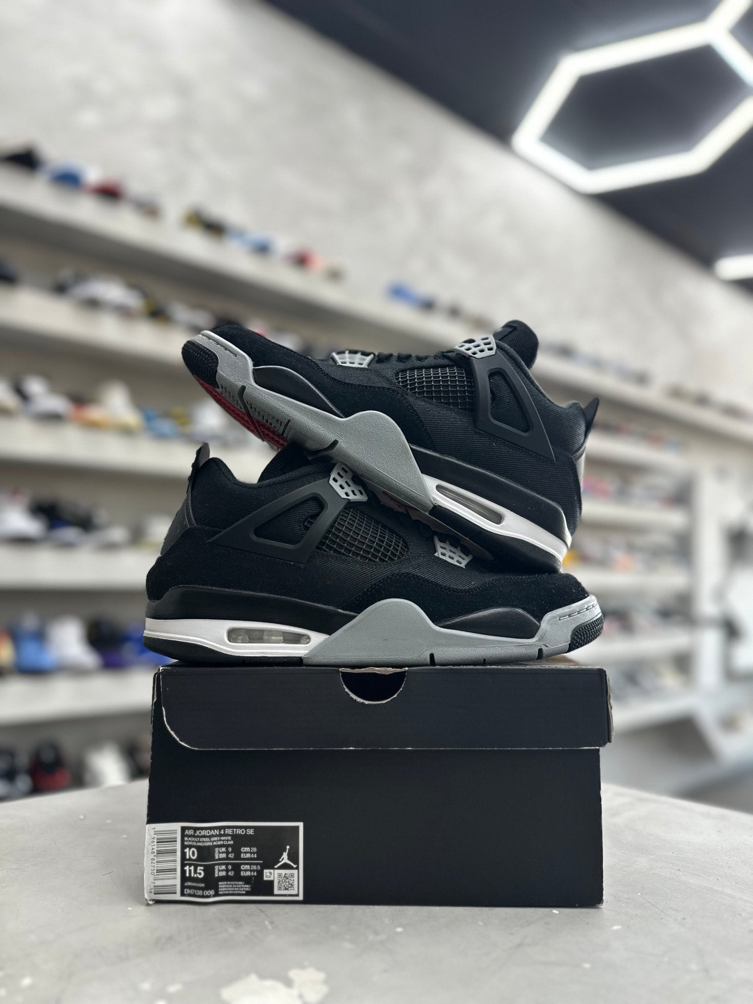 Jordan 4 Retro SE Black Canvas Sz 10 (PREOWNED) - Restock AveJordan 4 Retro SE Black Canvas Sz 10 (PREOWNED)Restock AveRestock Ave10Restock Ave