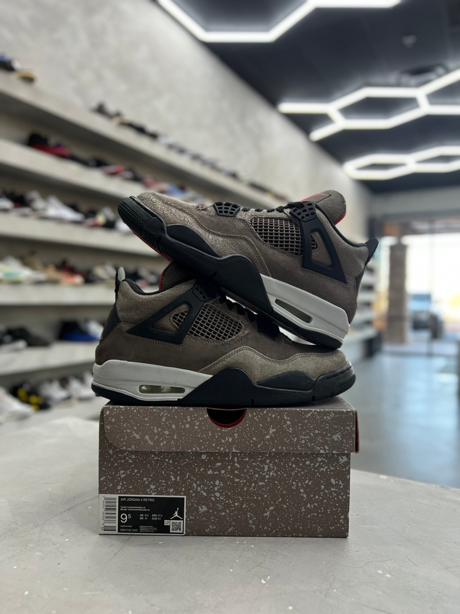 Jordan 4 Retro Taupe Haze Sz 9.5 (PREOWNED) - Restock AveJordan 4 Retro Taupe Haze Sz 9.5 (PREOWNED)Restock AveRestock Ave9.5Restock Ave