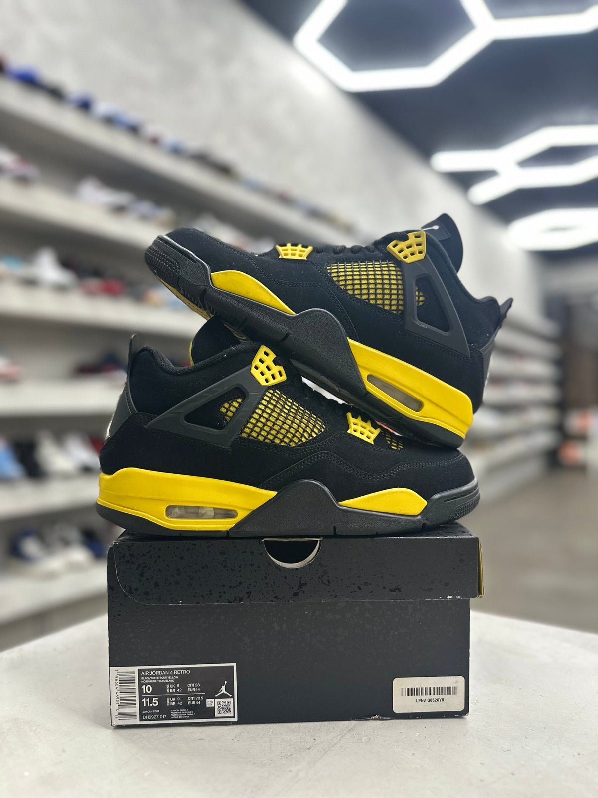 Jordan 4 Retro Thunder Sz 10 (PREOWNED) - Restock AveJordan 4 Retro Thunder Sz 10 (PREOWNED)Restock AveRestock Ave10Restock Ave