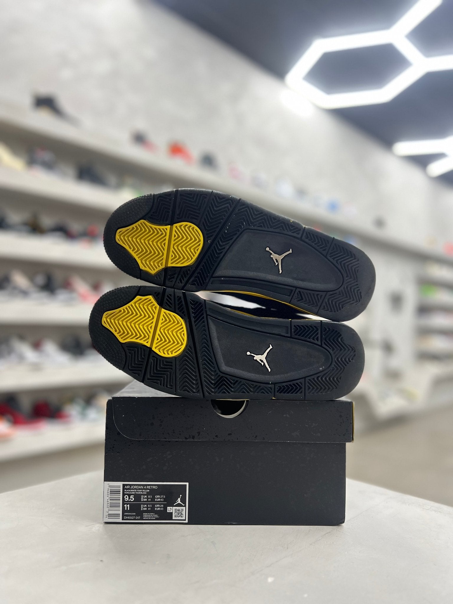 Jordan 4 Retro Thunder Sz 9.5 (PREOWNED) - Restock AveJordan 4 Retro Thunder Sz 9.5 (PREOWNED)Restock AveRestock Ave9.5Restock Ave