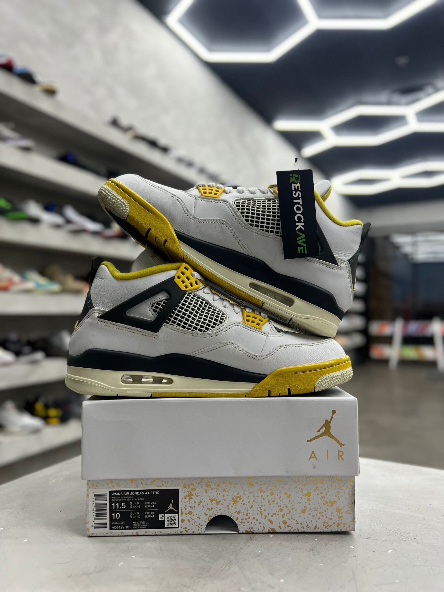 Jordan 4 Retro Vivid Sulfur (Women's) Sz w11.5/10 (PREOWNED) - Restock AveJordan 4 Retro Vivid Sulfur (Women's) Sz w11.5/10 (PREOWNED)Restock AveRestock AveW11.5/10menRestock Ave