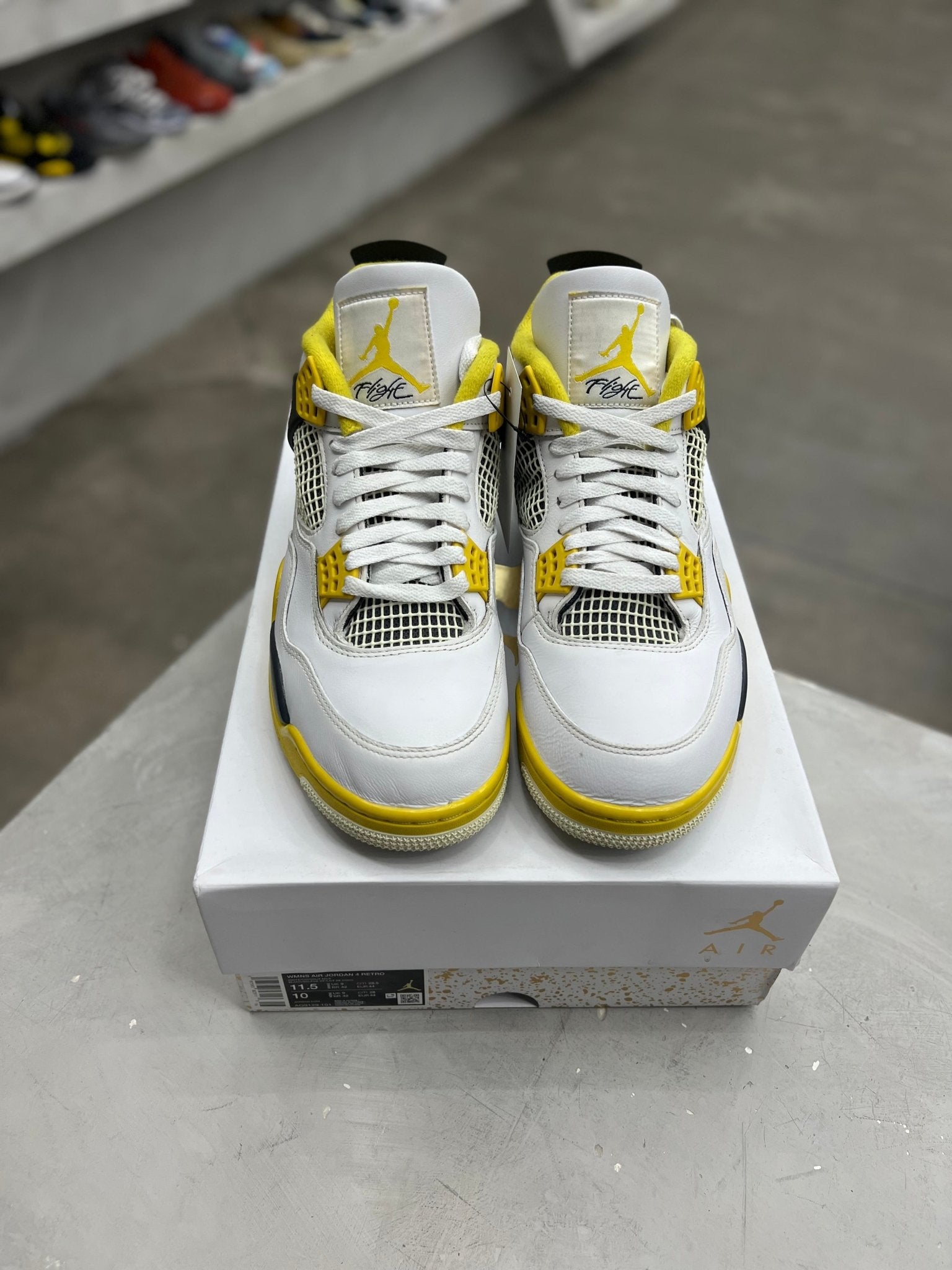 Jordan 4 Retro Vivid Sulfur (Women's) Sz w11.5/10 (PREOWNED) - Restock AveJordan 4 Retro Vivid Sulfur (Women's) Sz w11.5/10 (PREOWNED)Restock AveRestock AveW11.5/10menRestock Ave