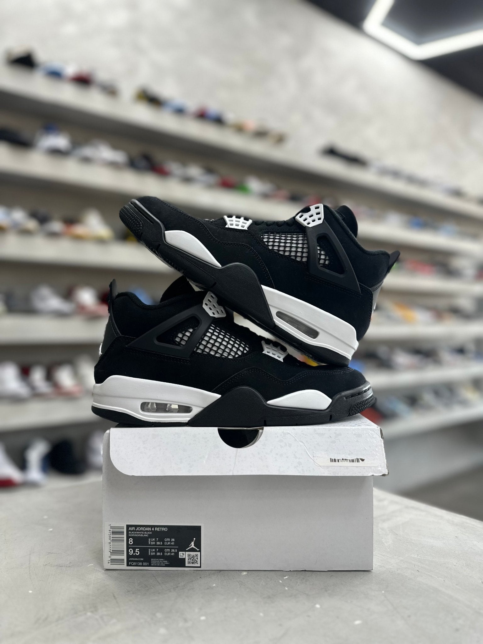 Jordan 4 Retro White Thunder Sz 8 (PREOWNED) - Restock AveJordan 4 Retro White Thunder Sz 8 (PREOWNED)Restock AveRestock Ave8Restock Ave