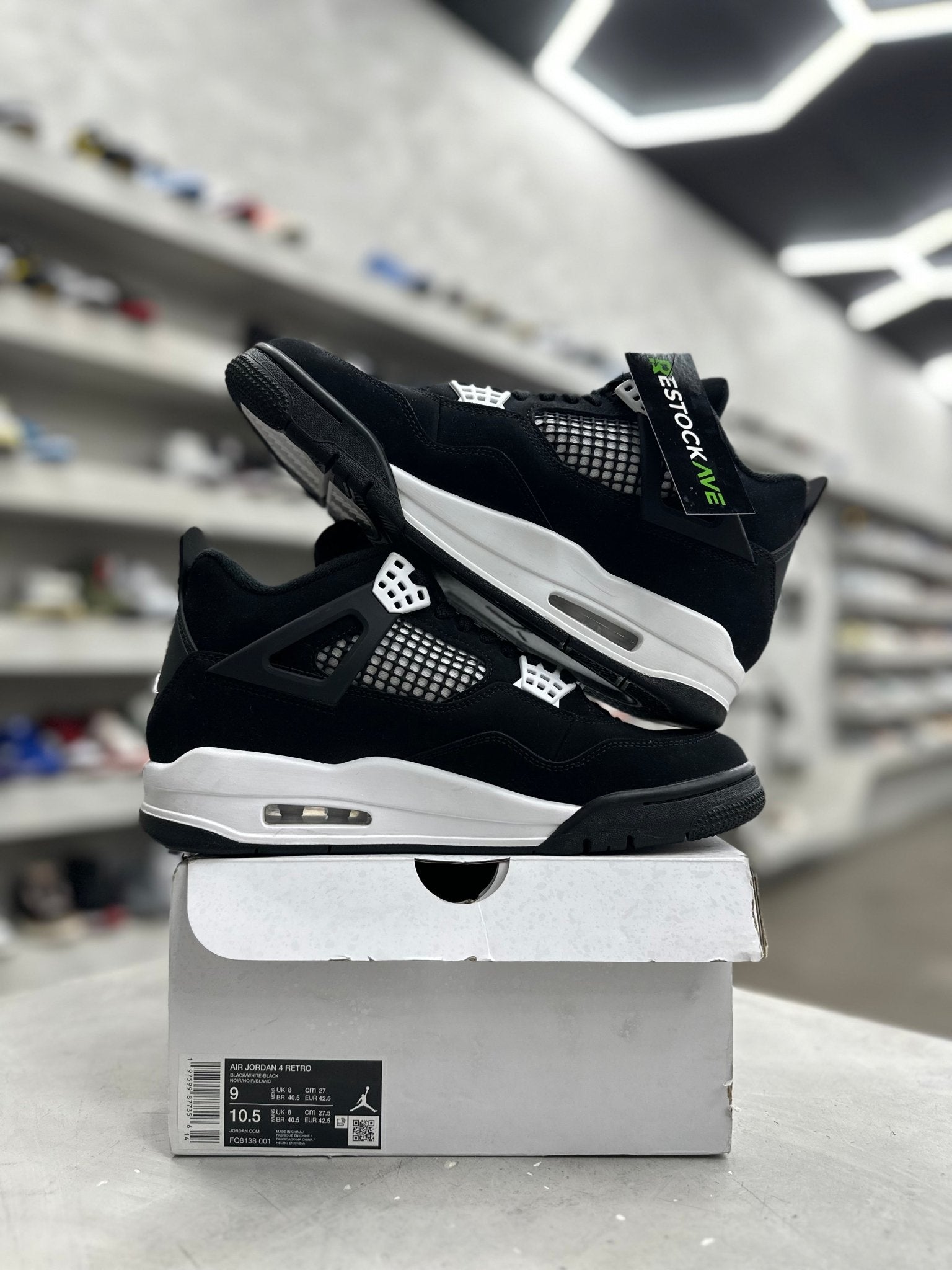 Jordan 4 Retro White Thunder Sz 9 (PREOWNED) - Restock AveJordan 4 Retro White Thunder Sz 9 (PREOWNED)Restock AveRestock Ave986038899Restock Ave