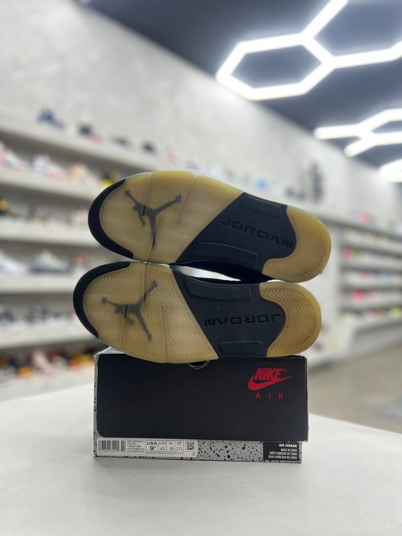 Jordan 5 Retro Alternate Grape Sz 9.5 (PREOWNED) - Restock AveJordan 5 Retro Alternate Grape Sz 9.5 (PREOWNED)Restock AveRestock Ave9.502900851Restock Ave