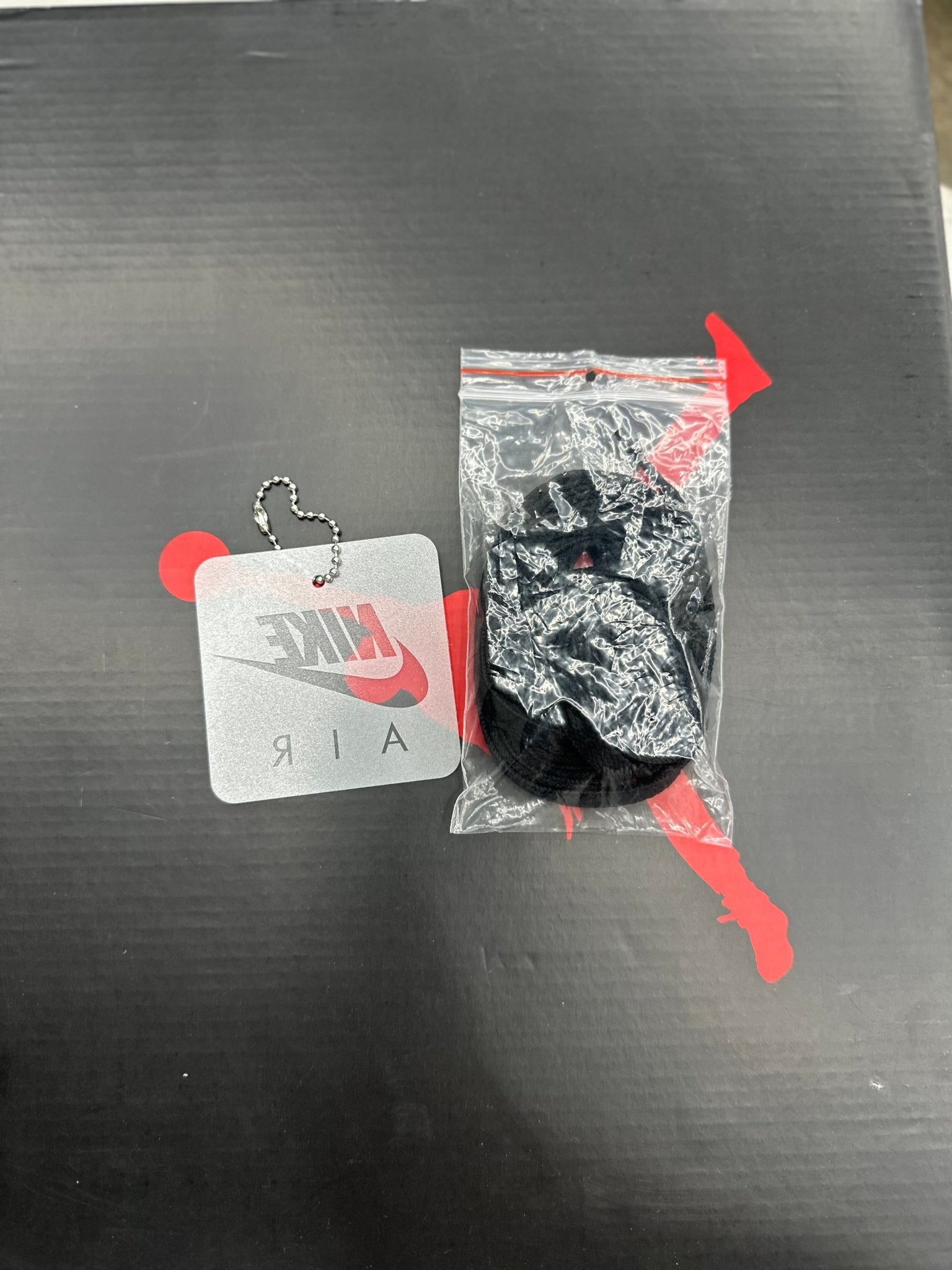 Jordan 5 Retro OG Black Metallic Reimagined Sz 13 (PREOWNED) - Restock AveJordan 5 Retro OG Black Metallic Reimagined Sz 13 (PREOWNED)Restock AveRestock Ave13Restock Ave