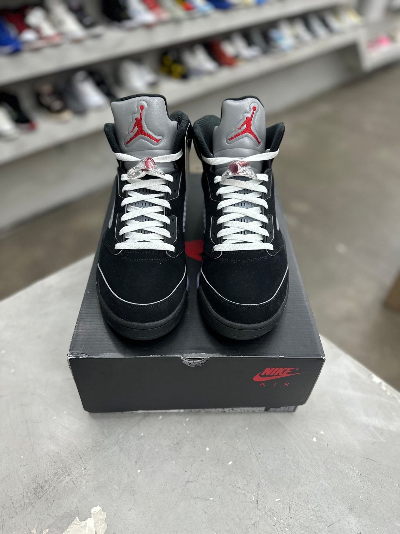 Jordan 5 Retro OG Black Metallic Reimagined Sz 13 (PREOWNED) - Restock AveJordan 5 Retro OG Black Metallic Reimagined Sz 13 (PREOWNED)Restock AveRestock Ave13Restock Ave