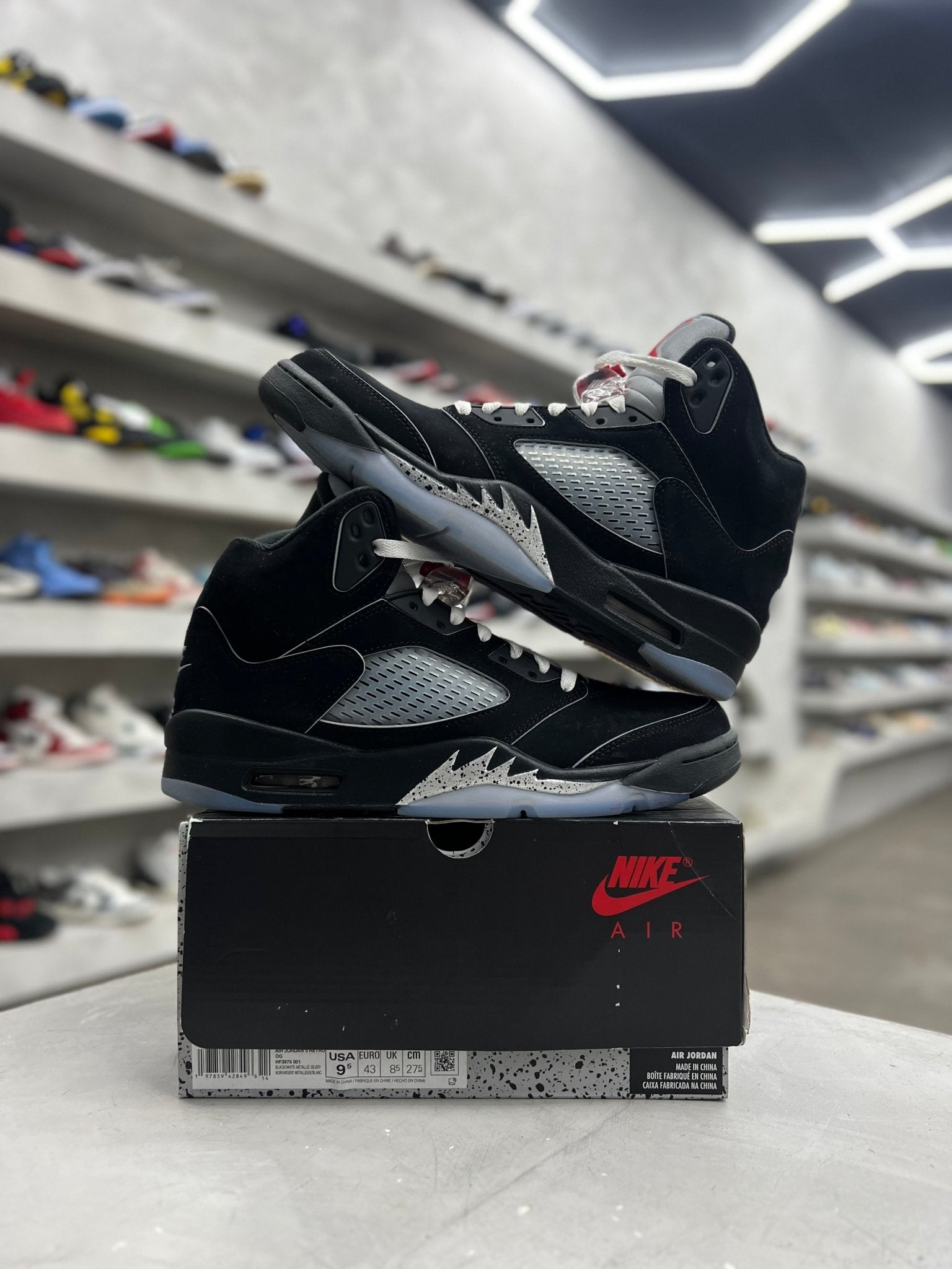 Jordan 5 Retro OG Black Metallic Reimagined Sz 9.5 (PREOWNED) - Restock AveJordan 5 Retro OG Black Metallic Reimagined Sz 9.5 (PREOWNED)Restock AveRestock Ave9.5Restock Ave