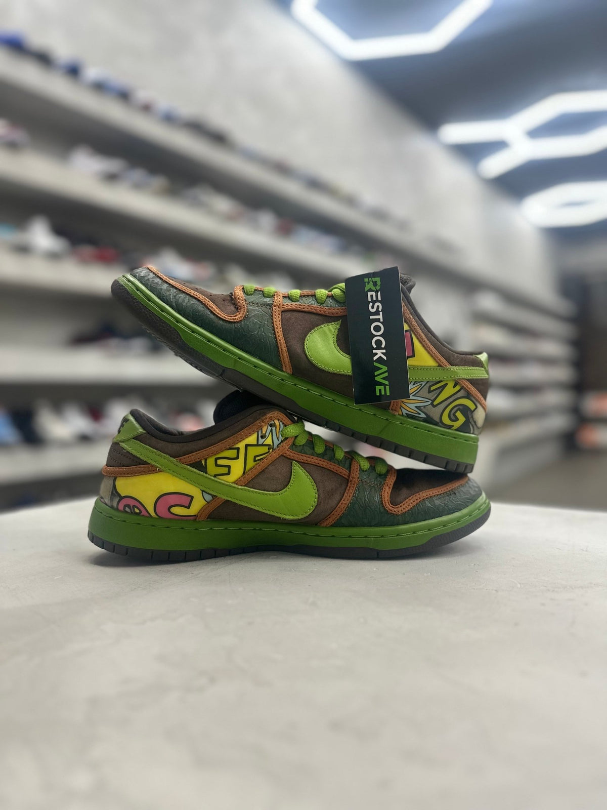 Nike SB Dunk Low De La Soul Sz 9.5 (PREOWNED) (NO BOX) - Restock AveNike SB Dunk Low De La Soul Sz 9.5 (PREOWNED) (NO BOX)Restock AveRestock Ave9.5Restock Ave