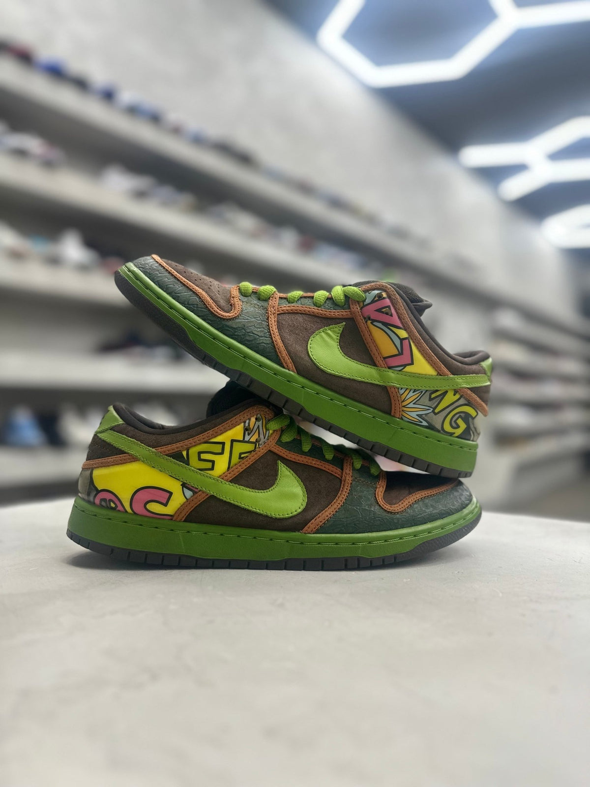 Nike SB Dunk Low De La Soul Sz 9.5 (PREOWNED) (NO BOX) - Restock AveNike SB Dunk Low De La Soul Sz 9.5 (PREOWNED) (NO BOX)Restock AveRestock Ave9.5Restock Ave