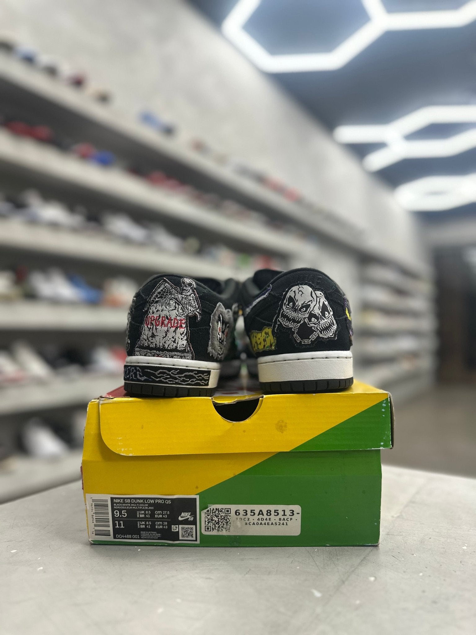 Nike SB Dunk Low Pro QS Neckface Sz 9.5 (PREOWNED) - Restock AveNike SB Dunk Low Pro QS Neckface Sz 9.5 (PREOWNED)Restock AveRestock Ave9.5Restock Ave