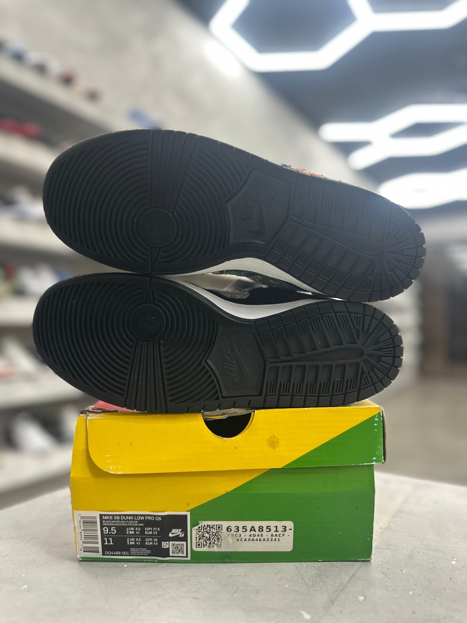 Nike SB Dunk Low Pro QS Neckface Sz 9.5 (PREOWNED) - Restock AveNike SB Dunk Low Pro QS Neckface Sz 9.5 (PREOWNED)Restock AveRestock Ave9.5Restock Ave