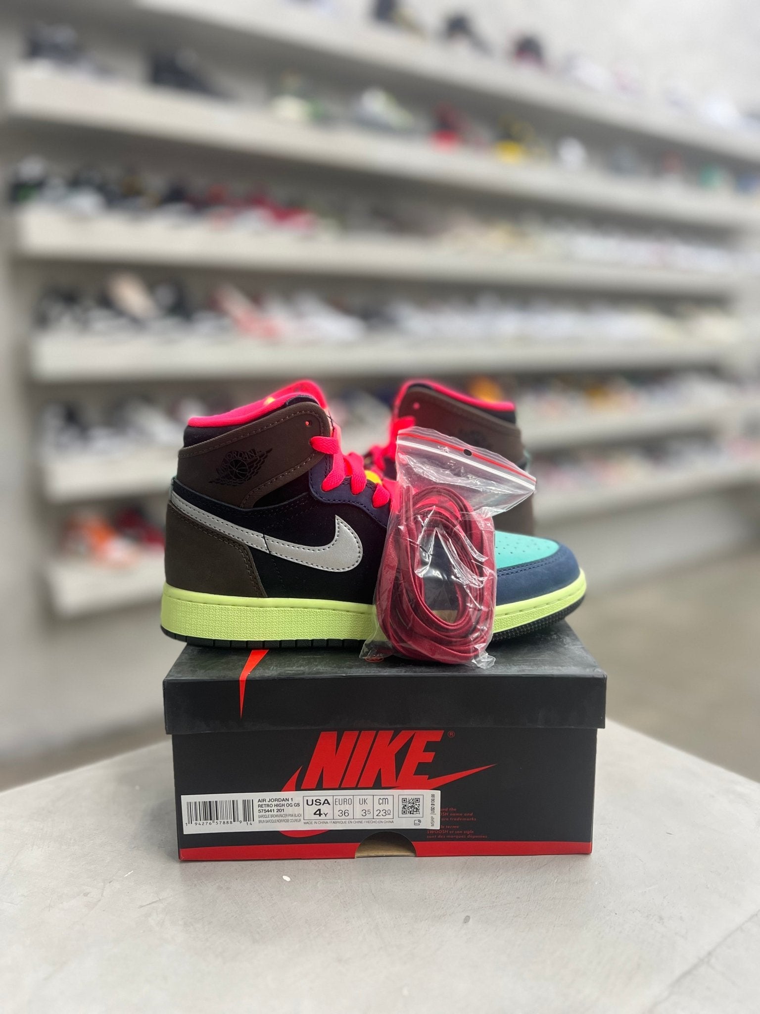 1 Retro High Tokyo Sz 4y (PREOWNED) - Restock Ave1 Retro High Tokyo Sz 4y (PREOWNED)Restock AveRestock Ave4yRestock Ave