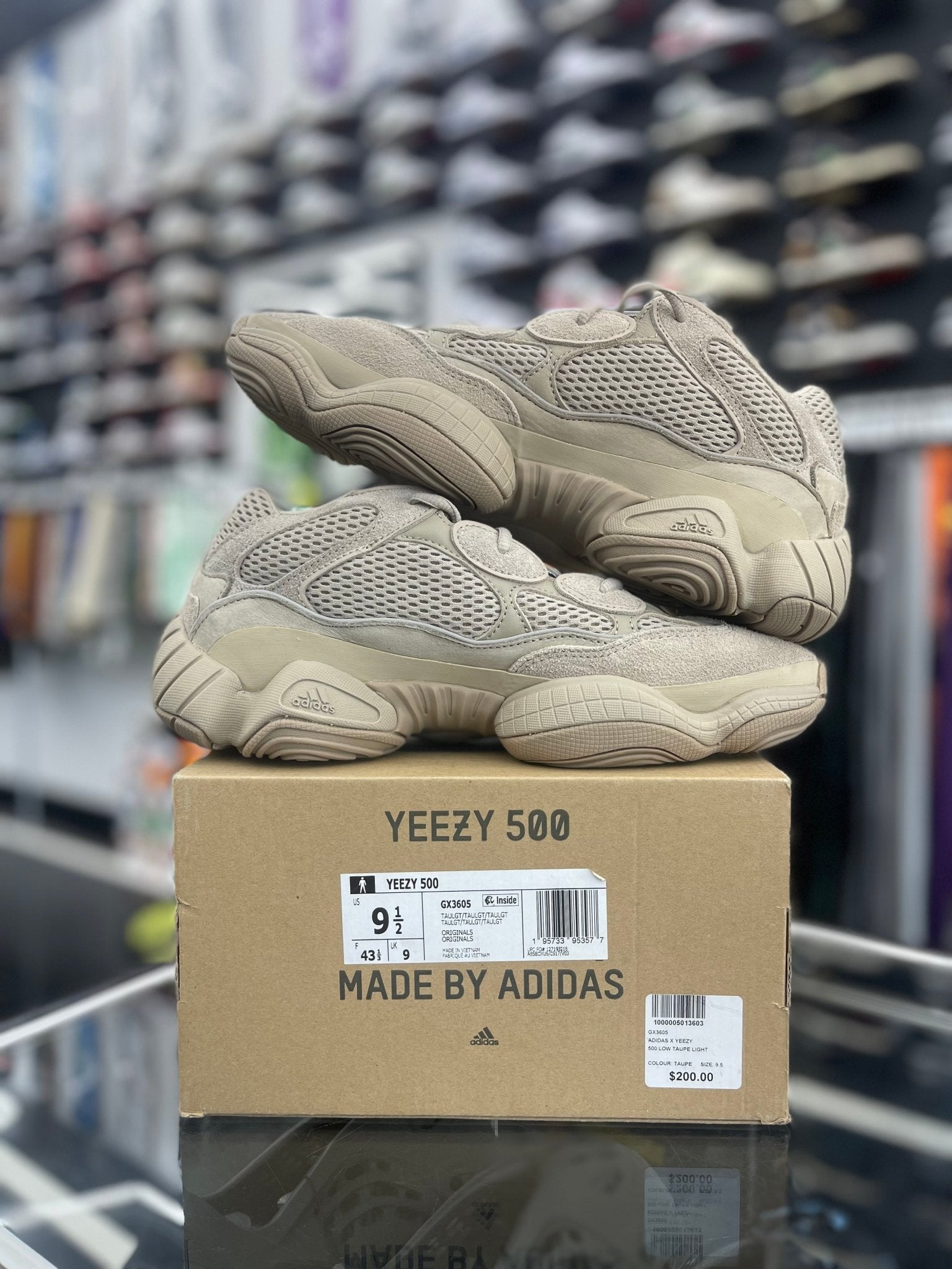 アディダス　イージー500 トープライト　美品 adidas yeezy 500 TAUPE LIGHT トープライト 美中古品