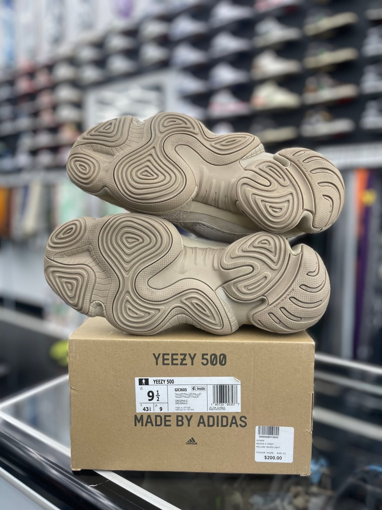 adidas yeezy taupe light