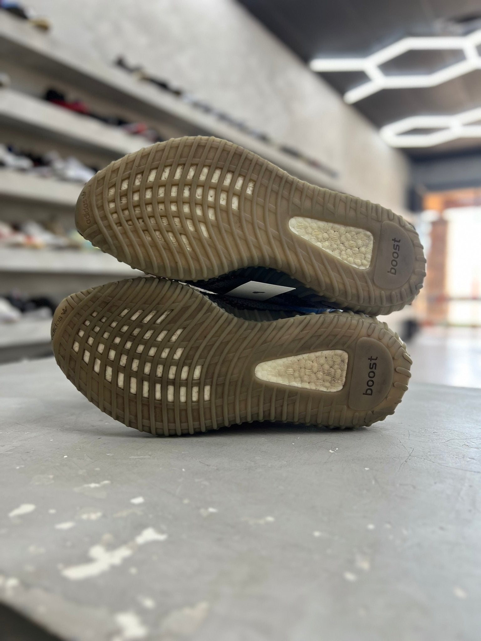 Yeezy 350 V2 - Restock Ave