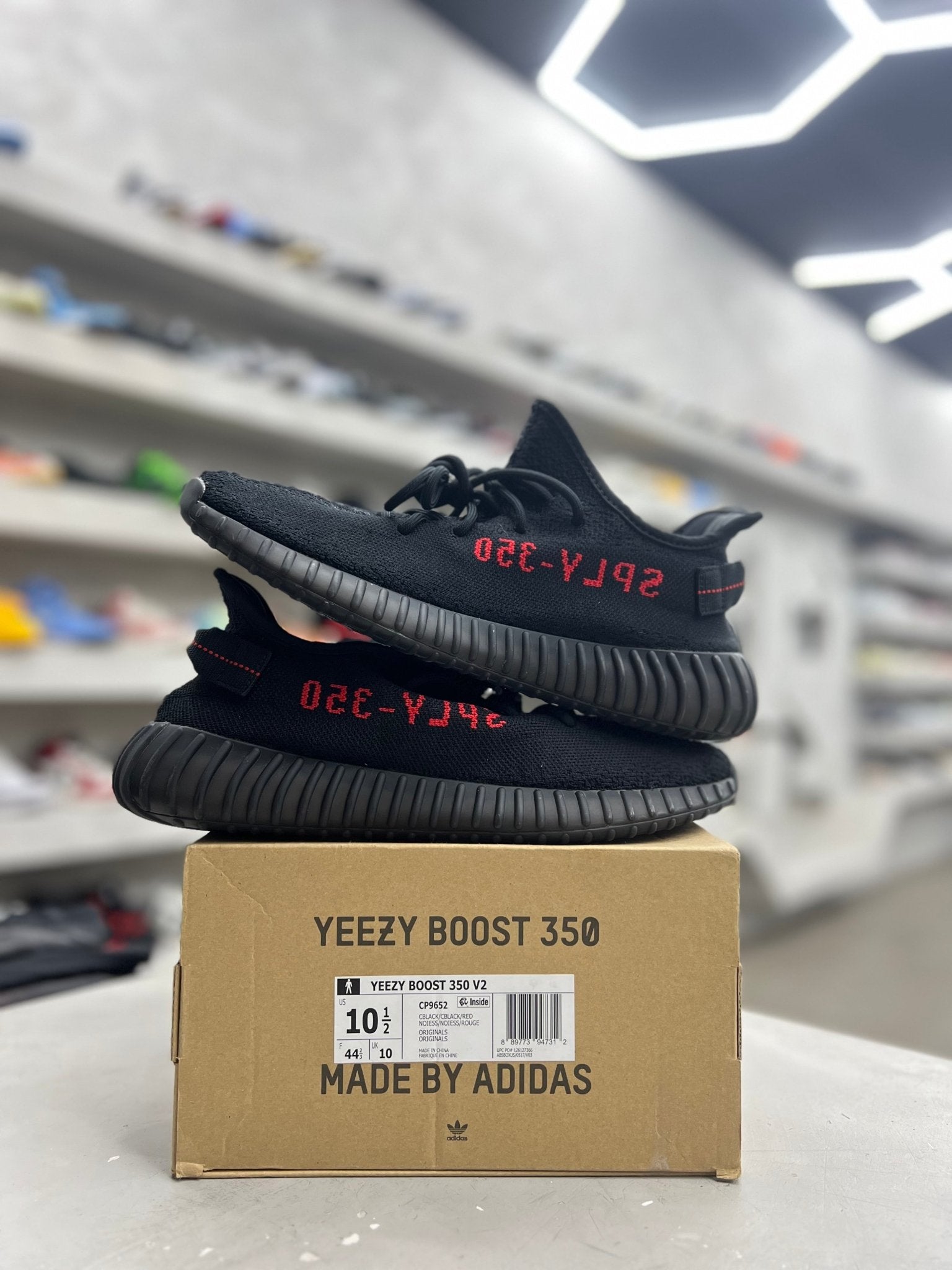 adidas Yeezy Boost 350 V2 Black Red Sz 10.5 (PREOWNED) - Restock Aveadidas Yeezy Boost 350 V2 Black Red Sz 10.5 (PREOWNED)Restock AveRestock Ave10.5Restock Ave