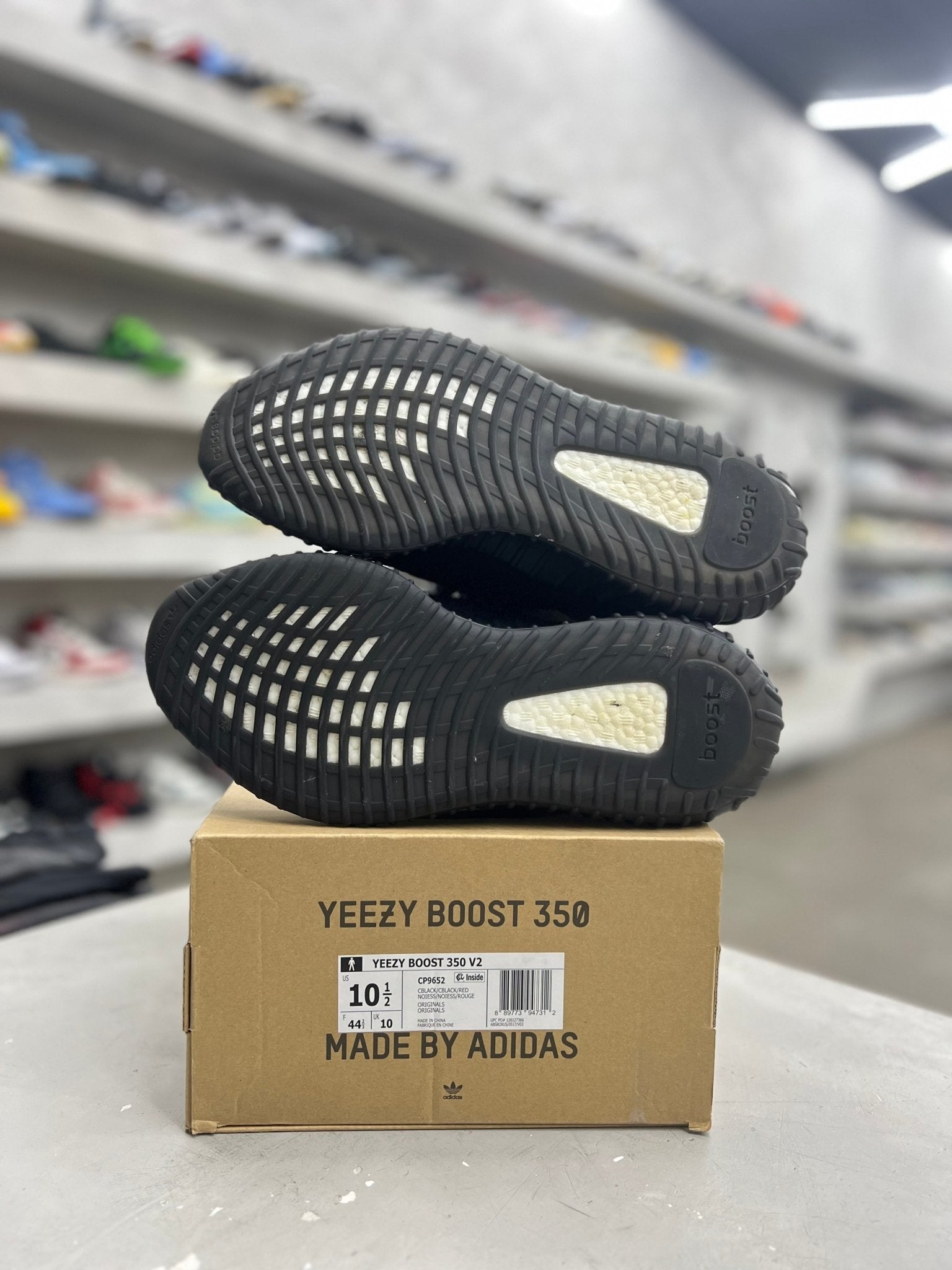 adidas Yeezy Boost 350 V2 Black Red Sz 10.5 (PREOWNED) - Restock Aveadidas Yeezy Boost 350 V2 Black Red Sz 10.5 (PREOWNED)Restock AveRestock Ave10.5Restock Ave