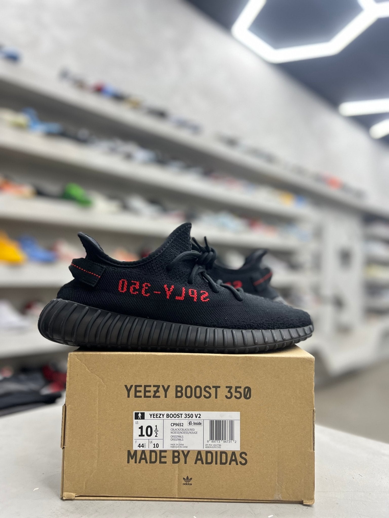 adidas Yeezy Boost 350 V2 Black Red Sz 10.5 (PREOWNED) - Restock Aveadidas Yeezy Boost 350 V2 Black Red Sz 10.5 (PREOWNED)Restock AveRestock Ave10.5Restock Ave