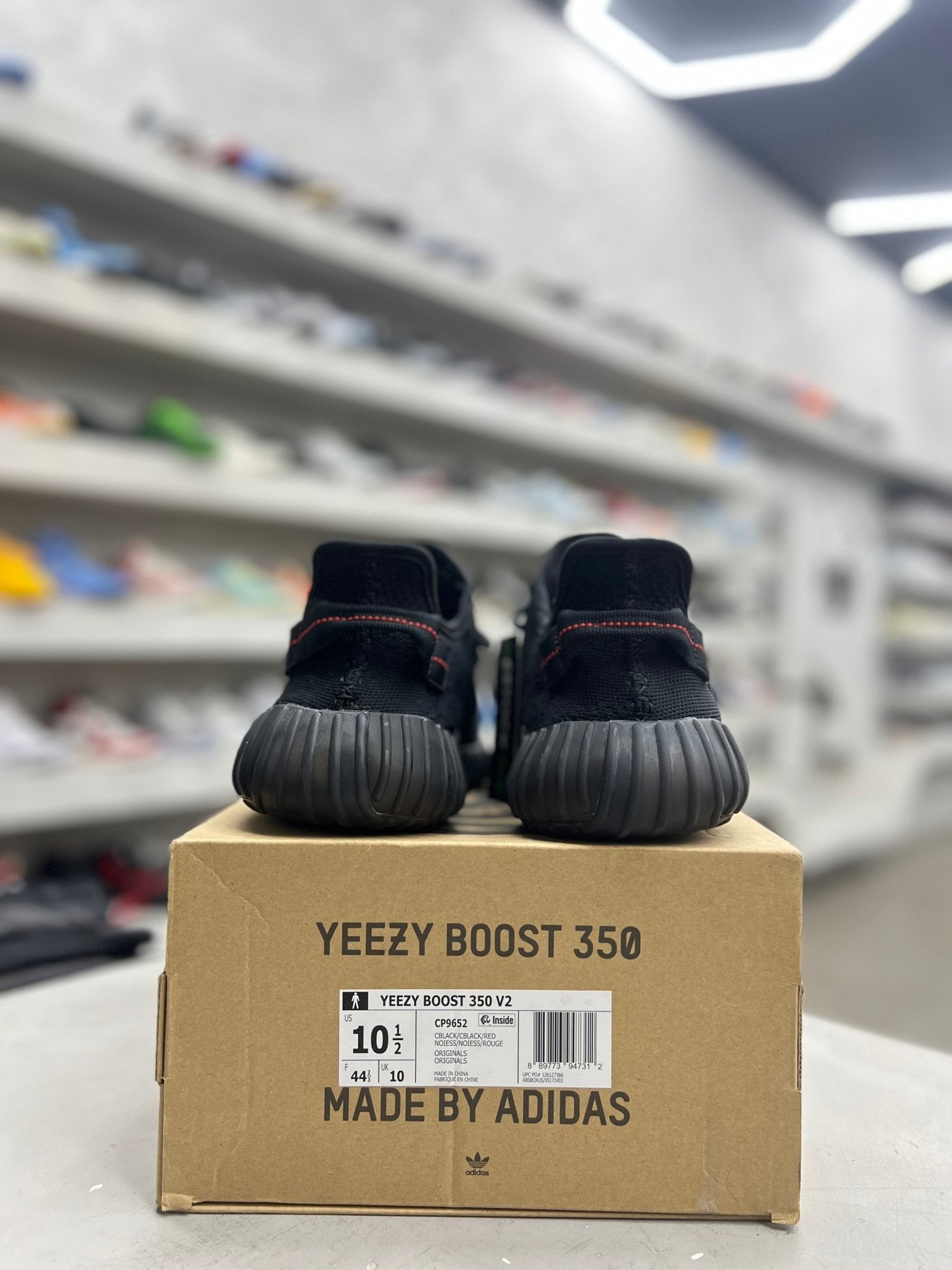 adidas Yeezy Boost 350 V2 Black Red Sz 10.5 (PREOWNED) - Restock Aveadidas Yeezy Boost 350 V2 Black Red Sz 10.5 (PREOWNED)Restock AveRestock Ave10.5Restock Ave