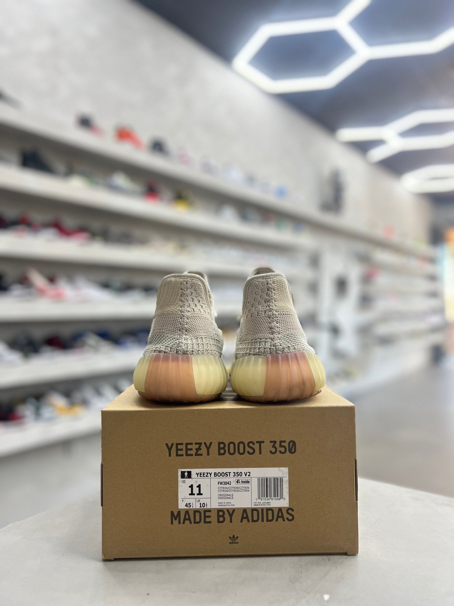adidas Yeezy Boost 350 V2 Citrin (Non - Reflective) Sz 11 (PREOWNED) - Restock Aveadidas Yeezy Boost 350 V2 Citrin (Non - Reflective) Sz 11 (PREOWNED)Restock AveRestock Ave11Restock Ave