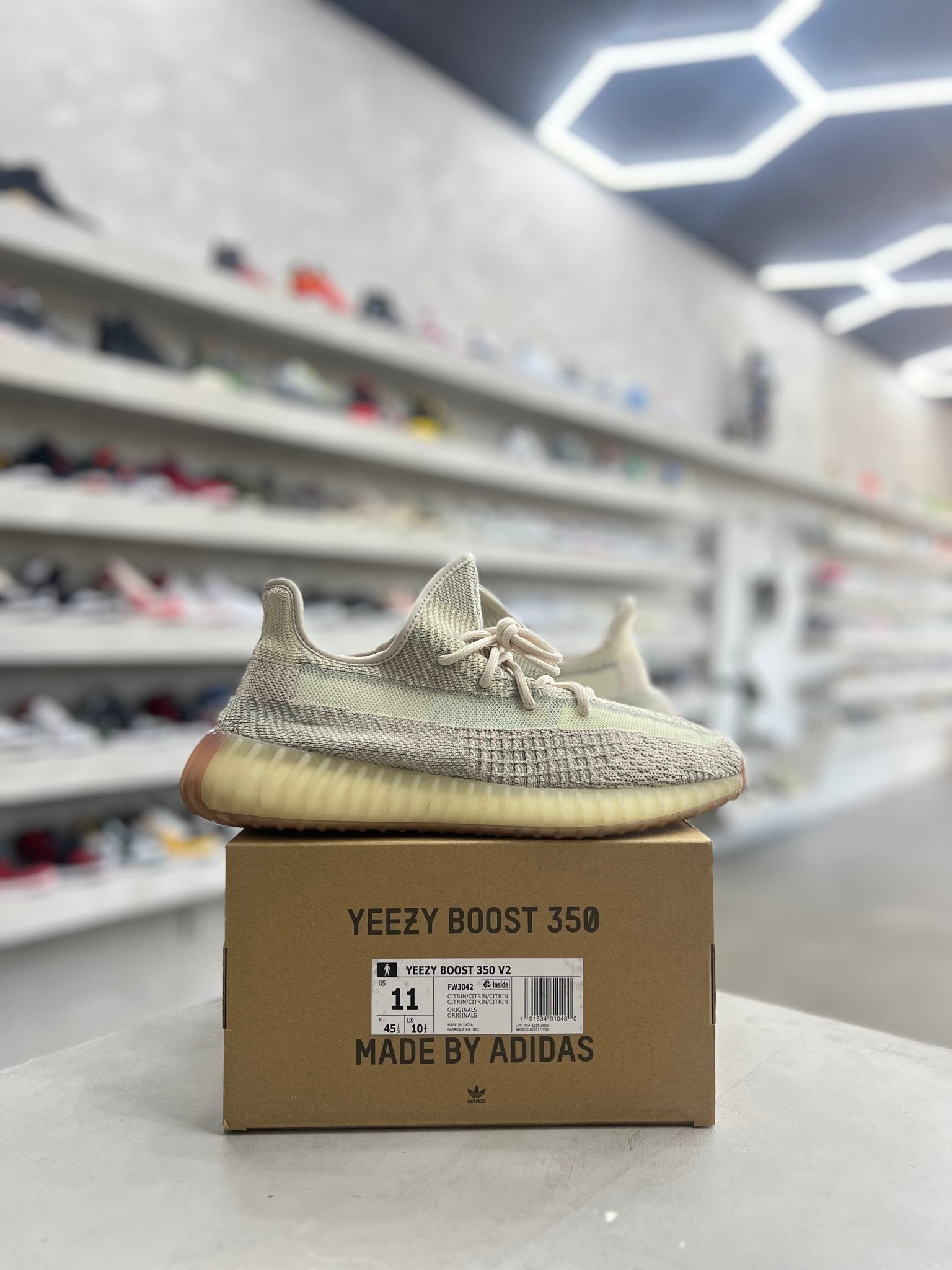 adidas Yeezy Boost 350 V2 Citrin (Non - Reflective) Sz 11 (PREOWNED) - Restock Aveadidas Yeezy Boost 350 V2 Citrin (Non - Reflective) Sz 11 (PREOWNED)Restock AveRestock Ave11Restock Ave