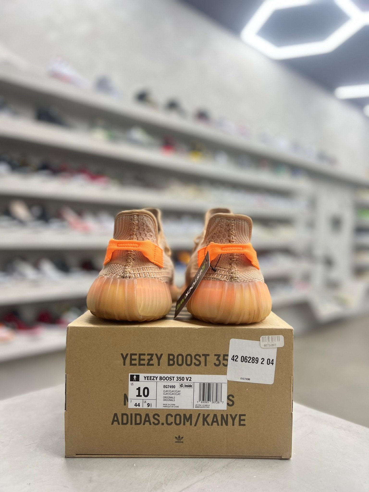 adidas Yeezy Boost 350 V2 Clay Sz 10 (PREOWNED) - Restock Aveadidas Yeezy Boost 350 V2 Clay Sz 10 (PREOWNED)Restock AveRestock Ave10Restock Ave