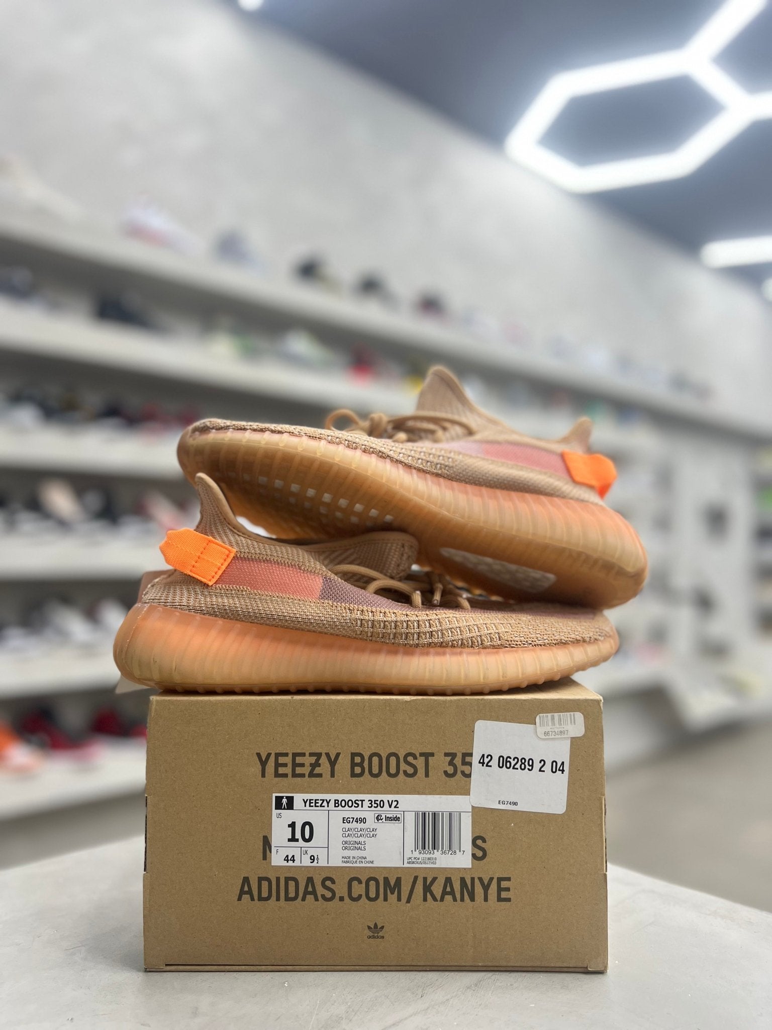 adidas Yeezy Boost 350 V2 Clay Sz 10 (PREOWNED) - Restock Aveadidas Yeezy Boost 350 V2 Clay Sz 10 (PREOWNED)Restock AveRestock Ave10Restock Ave