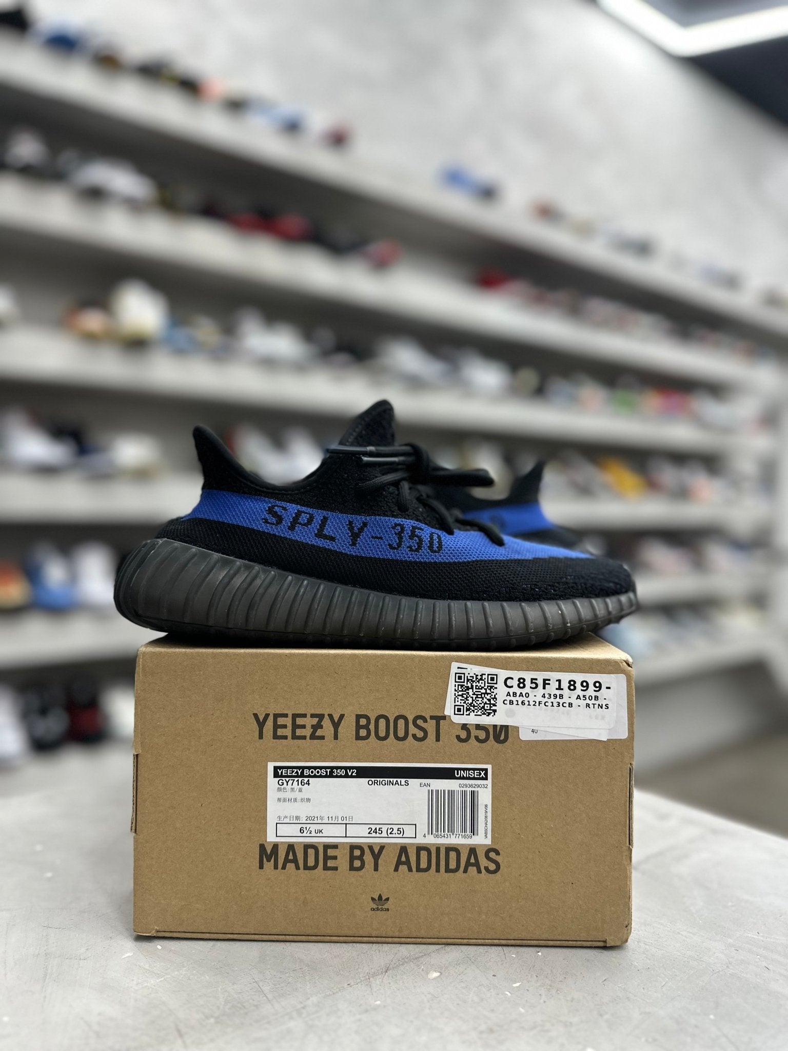adidas Yeezy Boost 350 V2 Dazzling Blue Sz 7 (PREOWNED) - Restock Aveadidas Yeezy Boost 350 V2 Dazzling Blue Sz 7 (PREOWNED)Restock AveRestock Ave7Restock Ave