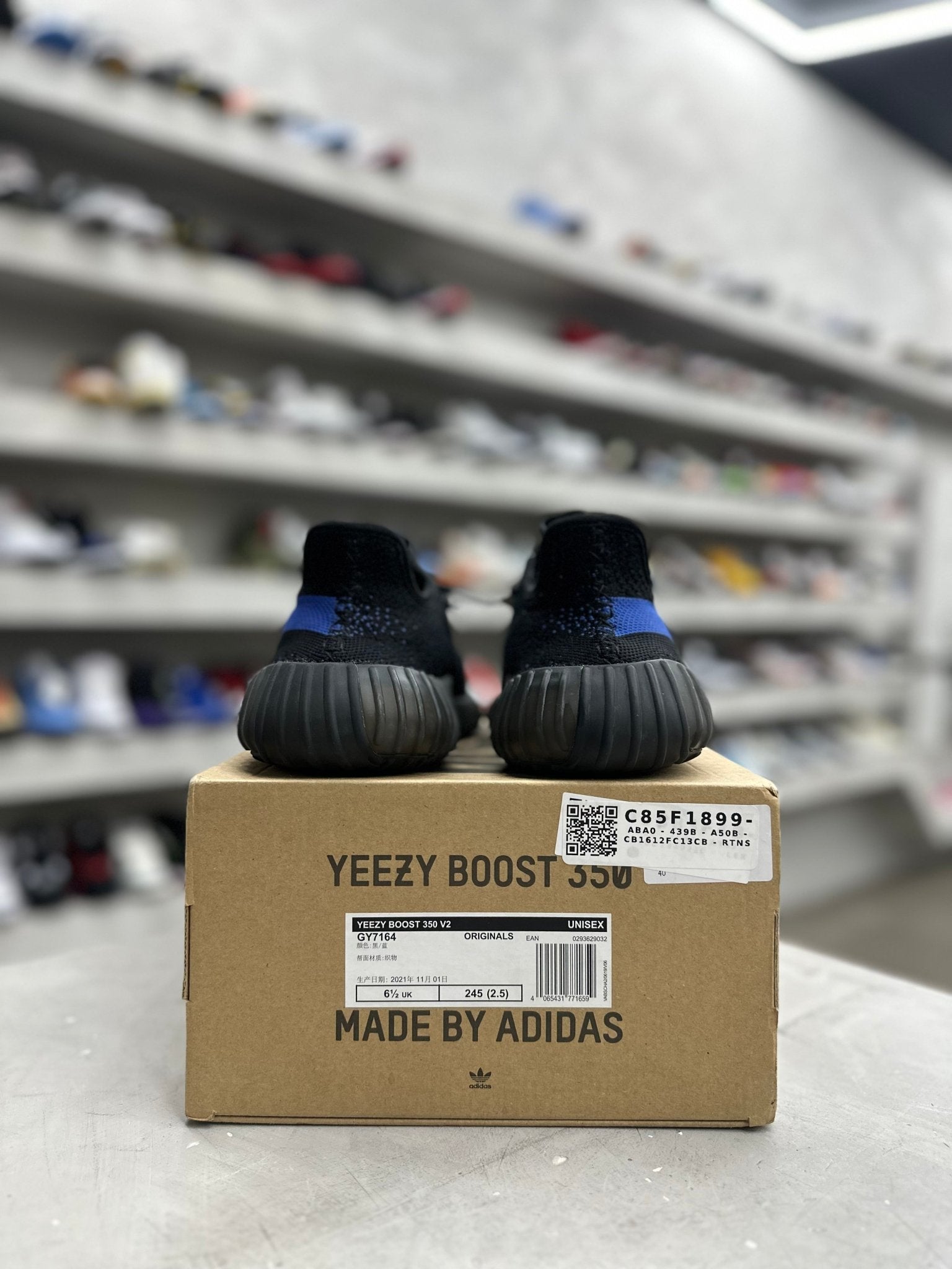 adidas Yeezy Boost 350 V2 Dazzling Blue Sz 7 (PREOWNED) - Restock Aveadidas Yeezy Boost 350 V2 Dazzling Blue Sz 7 (PREOWNED)Restock AveRestock Ave7Restock Ave