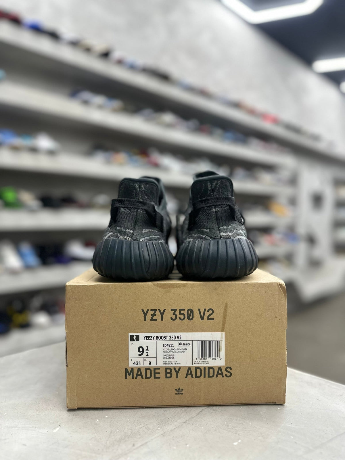 adidas Yeezy Boost 350 V2 MX Dark Salt Sz 9.5 (PREOWNED) - Restock Aveadidas Yeezy Boost 350 V2 MX Dark Salt Sz 9.5 (PREOWNED)Restock AveRestock Ave9.5Restock Ave
