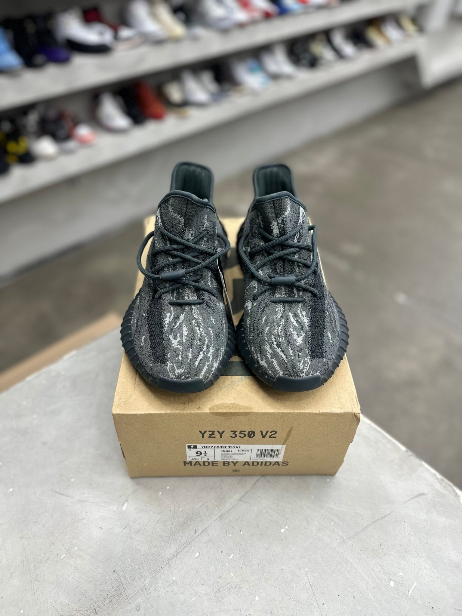 adidas Yeezy Boost 350 V2 MX Dark Salt Sz 9.5 (PREOWNED) - Restock Aveadidas Yeezy Boost 350 V2 MX Dark Salt Sz 9.5 (PREOWNED)Restock AveRestock Ave9.5Restock Ave