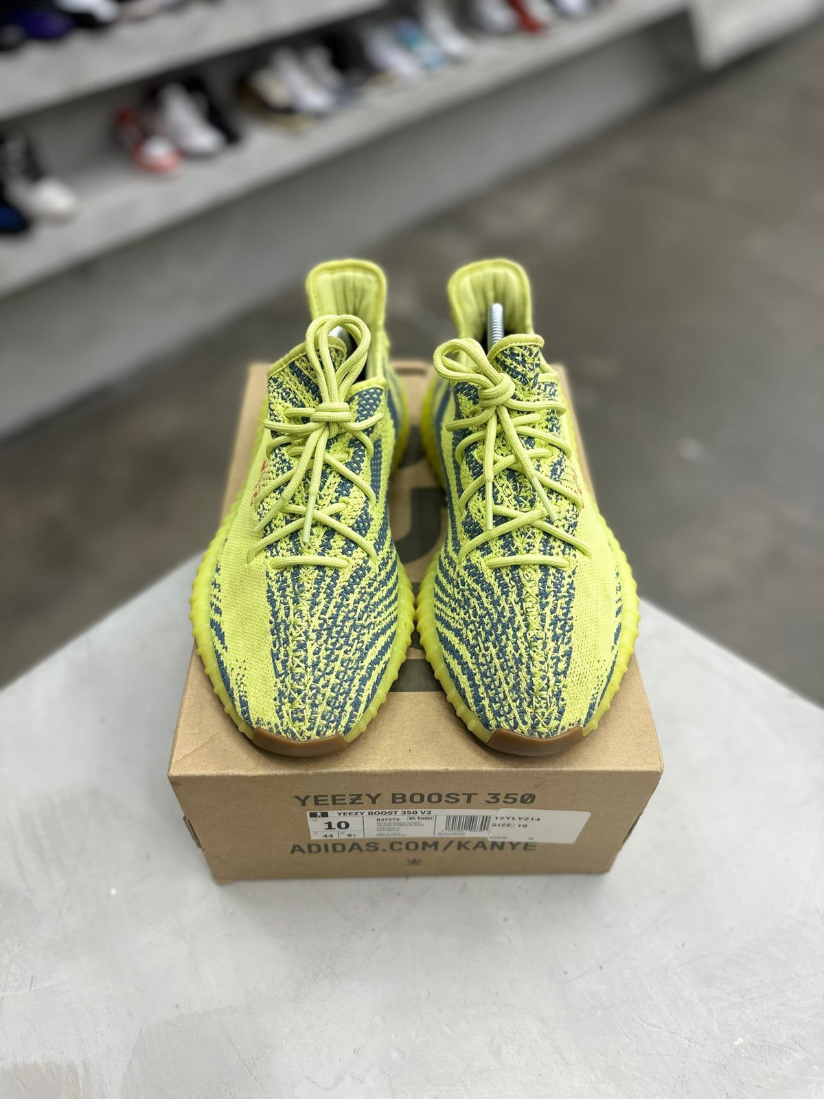 adidas Yeezy Boost 350 V2 Semi Frozen Yellow Sz 10 (PREOWNED) - Restock Aveadidas Yeezy Boost 350 V2 Semi Frozen Yellow Sz 10 (PREOWNED)Restock AveRestock Ave10Restock Ave