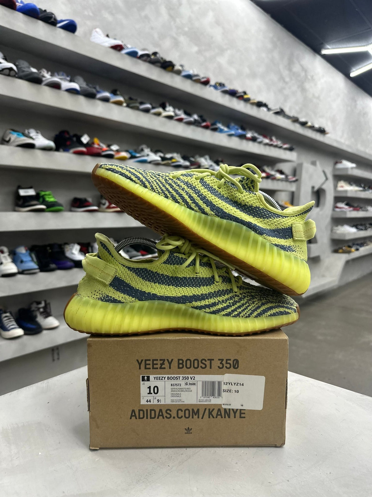adidas Yeezy Boost 350 V2 Semi Frozen Yellow Sz 10 (PREOWNED) - Restock Aveadidas Yeezy Boost 350 V2 Semi Frozen Yellow Sz 10 (PREOWNED)Restock AveRestock Ave10Restock Ave