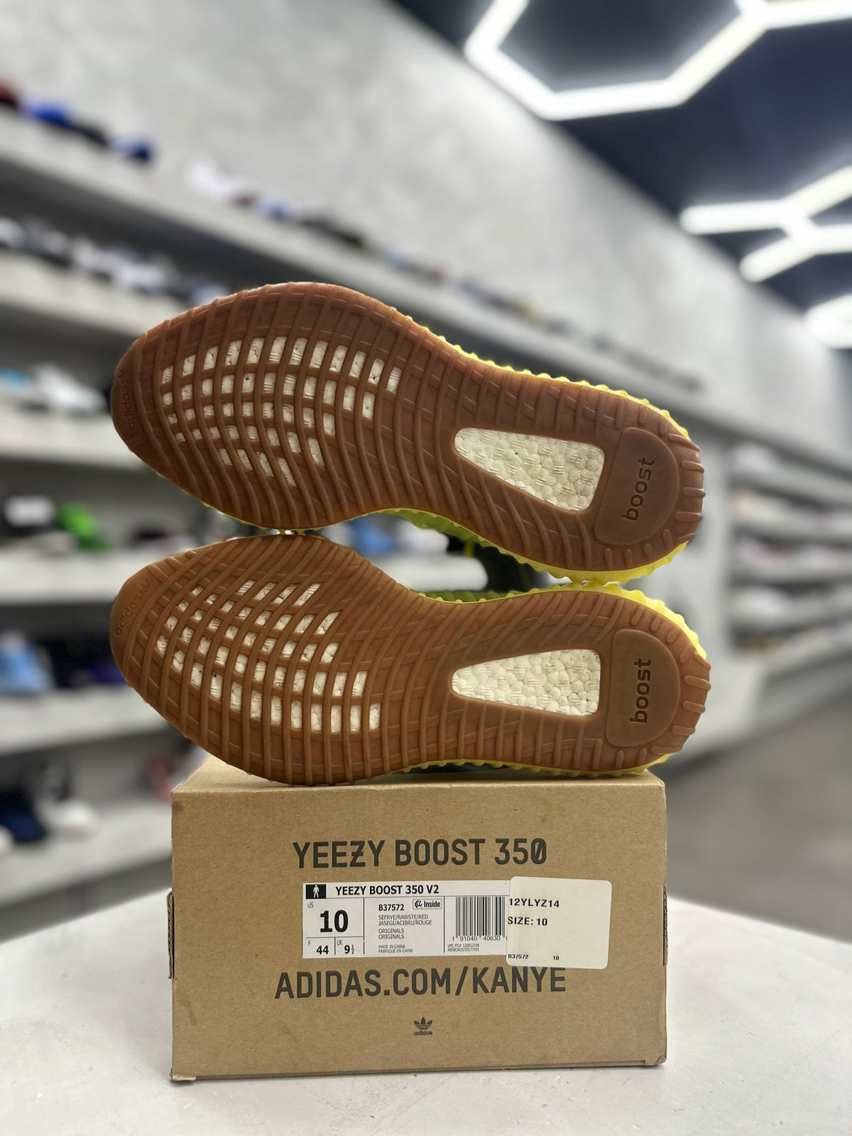 adidas Yeezy Boost 350 V2 Semi Frozen Yellow Sz 10 (PREOWNED) - Restock Aveadidas Yeezy Boost 350 V2 Semi Frozen Yellow Sz 10 (PREOWNED)Restock AveRestock Ave10Restock Ave