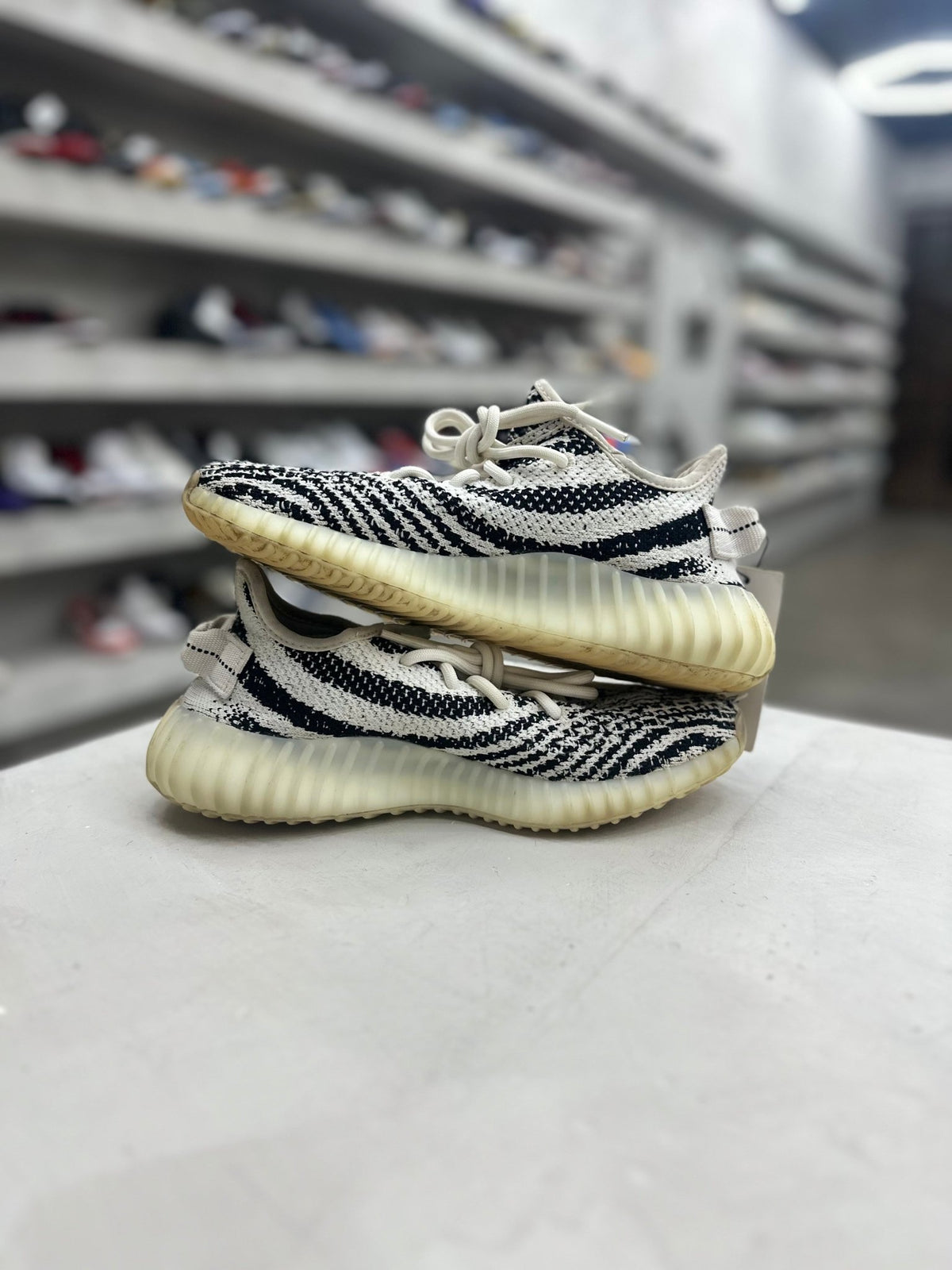 adidas Yeezy Boost 350 V2 Zebra Sz 5.5 (PREOWNED) (NO BOX) - Restock Aveadidas Yeezy Boost 350 V2 Zebra Sz 5.5 (PREOWNED) (NO BOX)Restock AveRestock Ave5.505081203Restock Ave