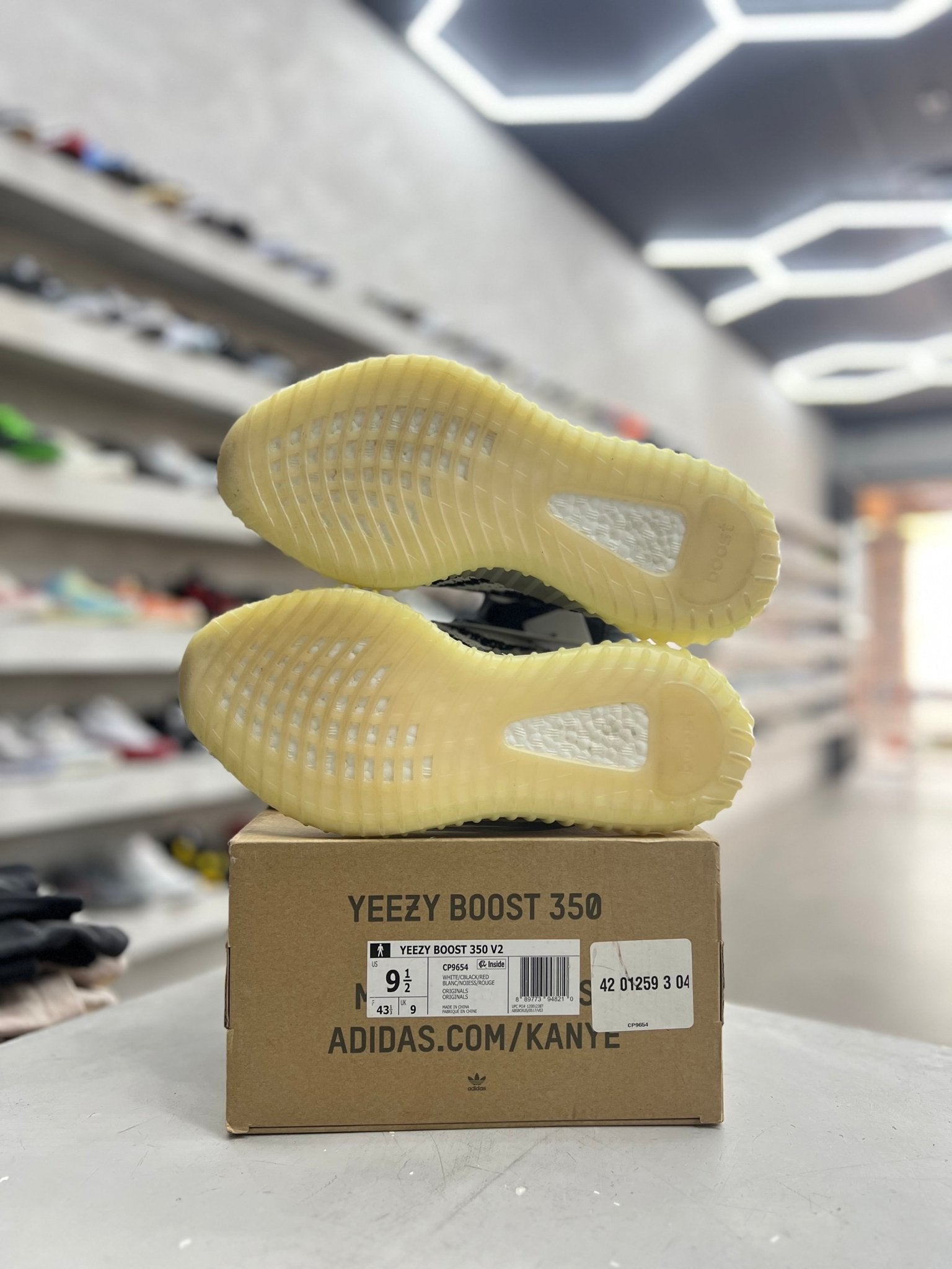 adidas Yeezy Boost 350 V2 Zebra Sz 9.5 (PREOWNED) - Restock Aveadidas Yeezy Boost 350 V2 Zebra Sz 9.5 (PREOWNED)Restock AveRestock Ave9.511863667Restock Ave