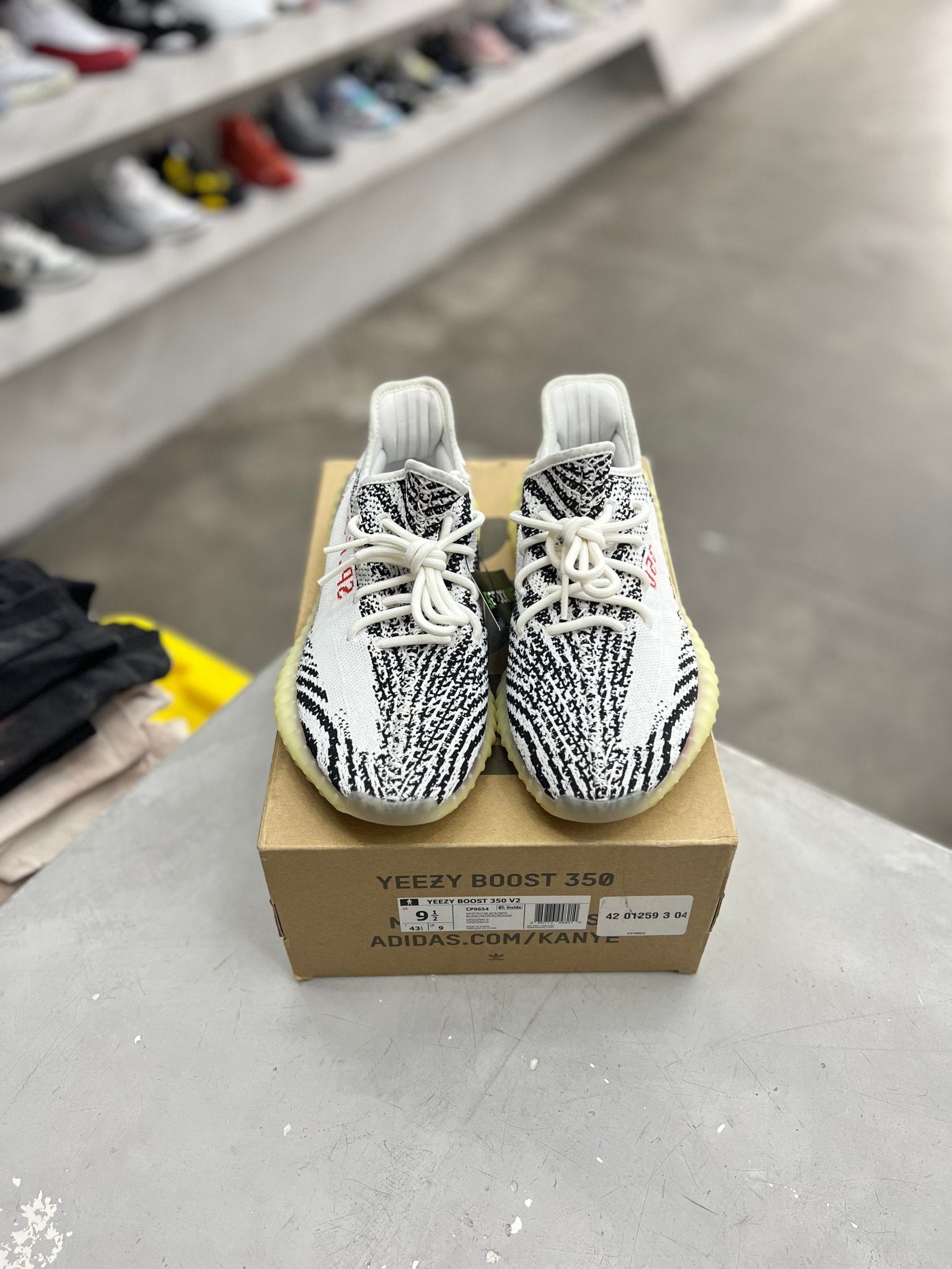 adidas Yeezy Boost 350 V2 Zebra Sz 9.5 (PREOWNED) - Restock Aveadidas Yeezy Boost 350 V2 Zebra Sz 9.5 (PREOWNED)Restock AveRestock Ave9.511863667Restock Ave