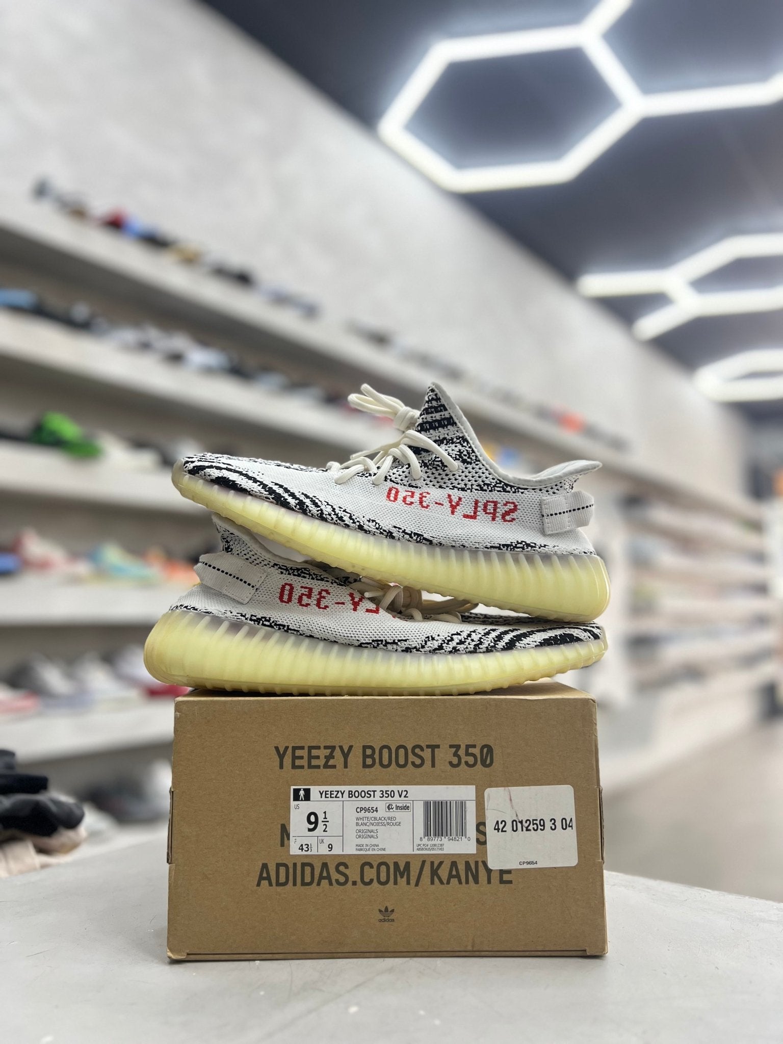 adidas Yeezy Boost 350 V2 Zebra Sz 9.5 (PREOWNED) - Restock Aveadidas Yeezy Boost 350 V2 Zebra Sz 9.5 (PREOWNED)Restock AveRestock Ave9.511863667Restock Ave