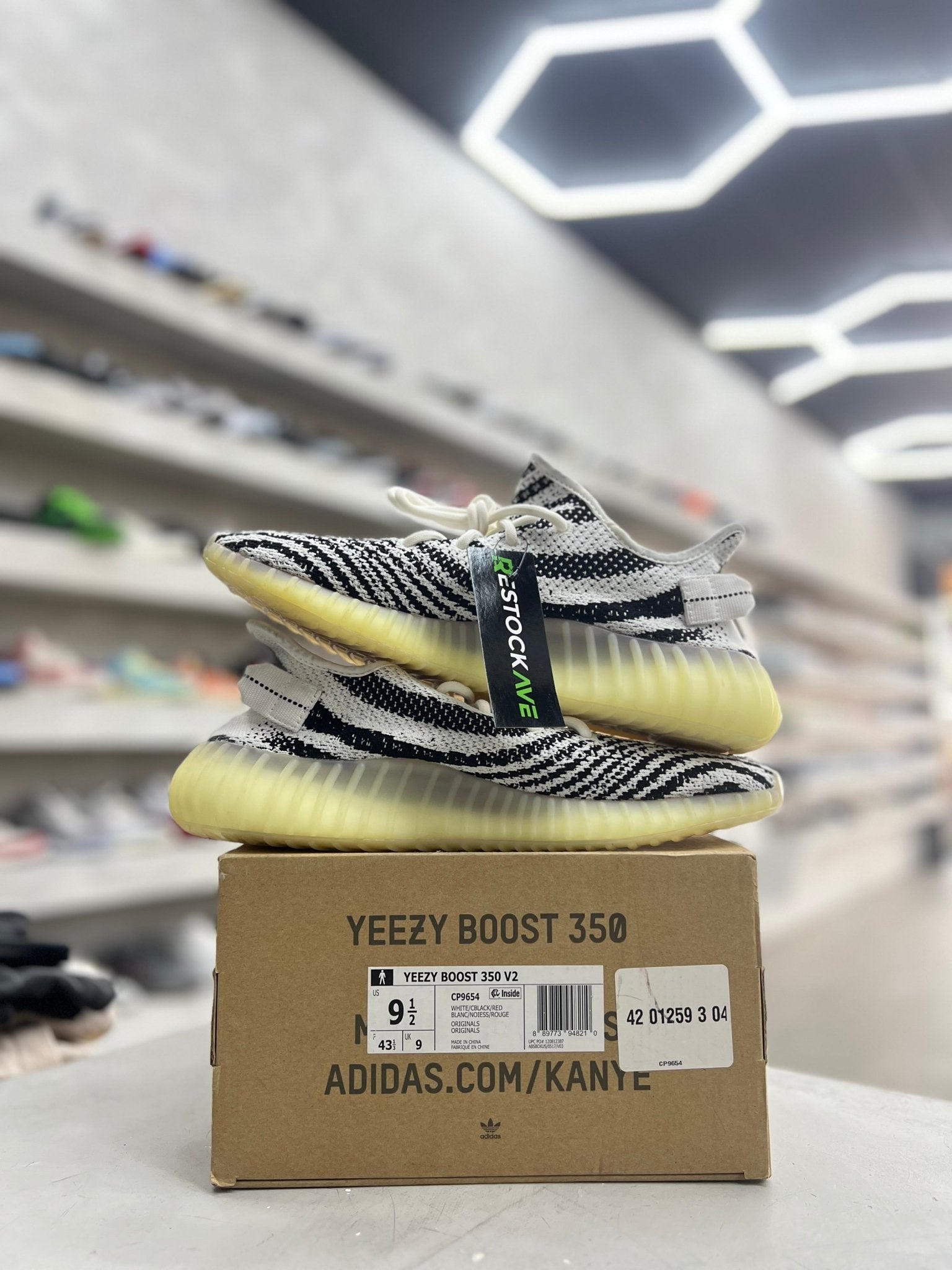 adidas Yeezy Boost 350 V2 Zebra Sz 9.5 (PREOWNED) - Restock Aveadidas Yeezy Boost 350 V2 Zebra Sz 9.5 (PREOWNED)Restock AveRestock Ave9.511863667Restock Ave