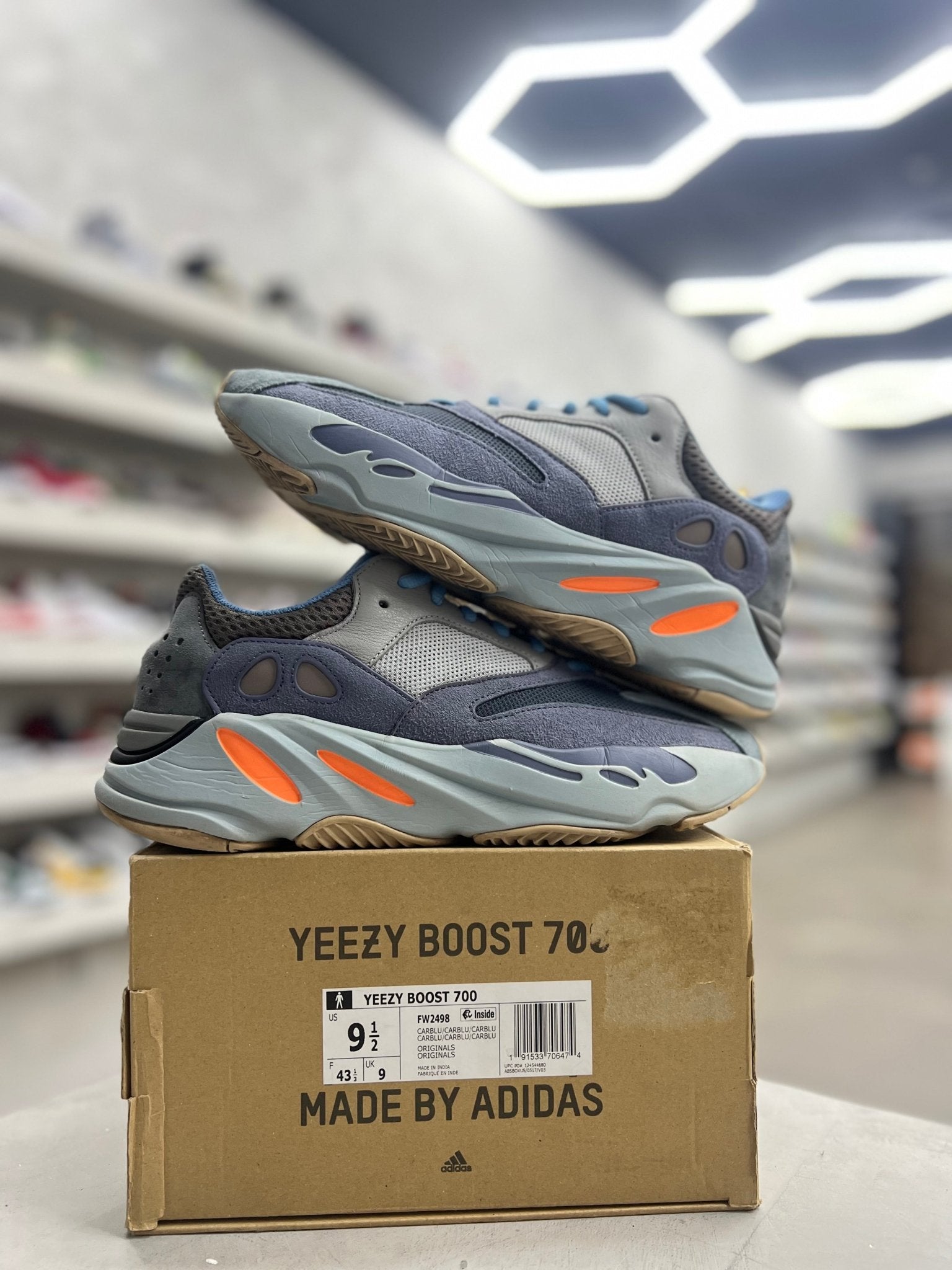 adidas Yeezy Boost 700 Carbon Blue Sz 9.5 (PREOWNED) - Restock Aveadidas Yeezy Boost 700 Carbon Blue Sz 9.5 (PREOWNED)Restock AveRestock Ave9.5Restock Ave