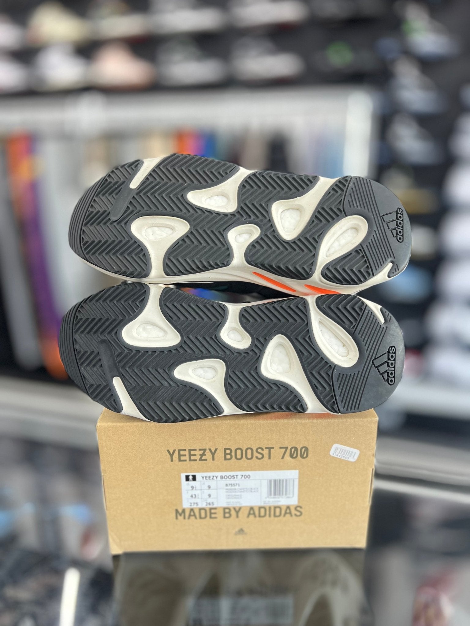 yeezy 700 wave runner 9.5