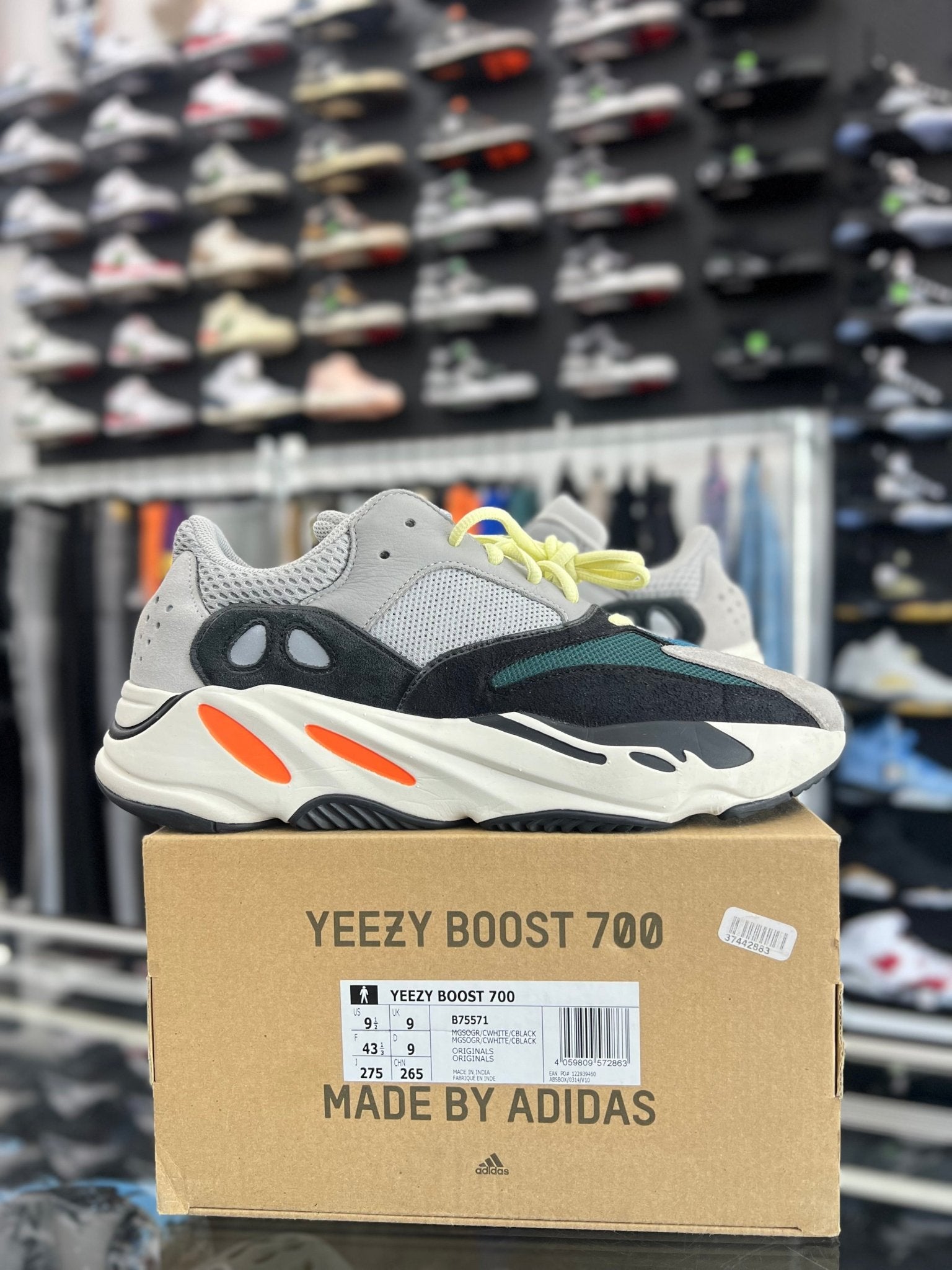 yeezy 700 size 9.5