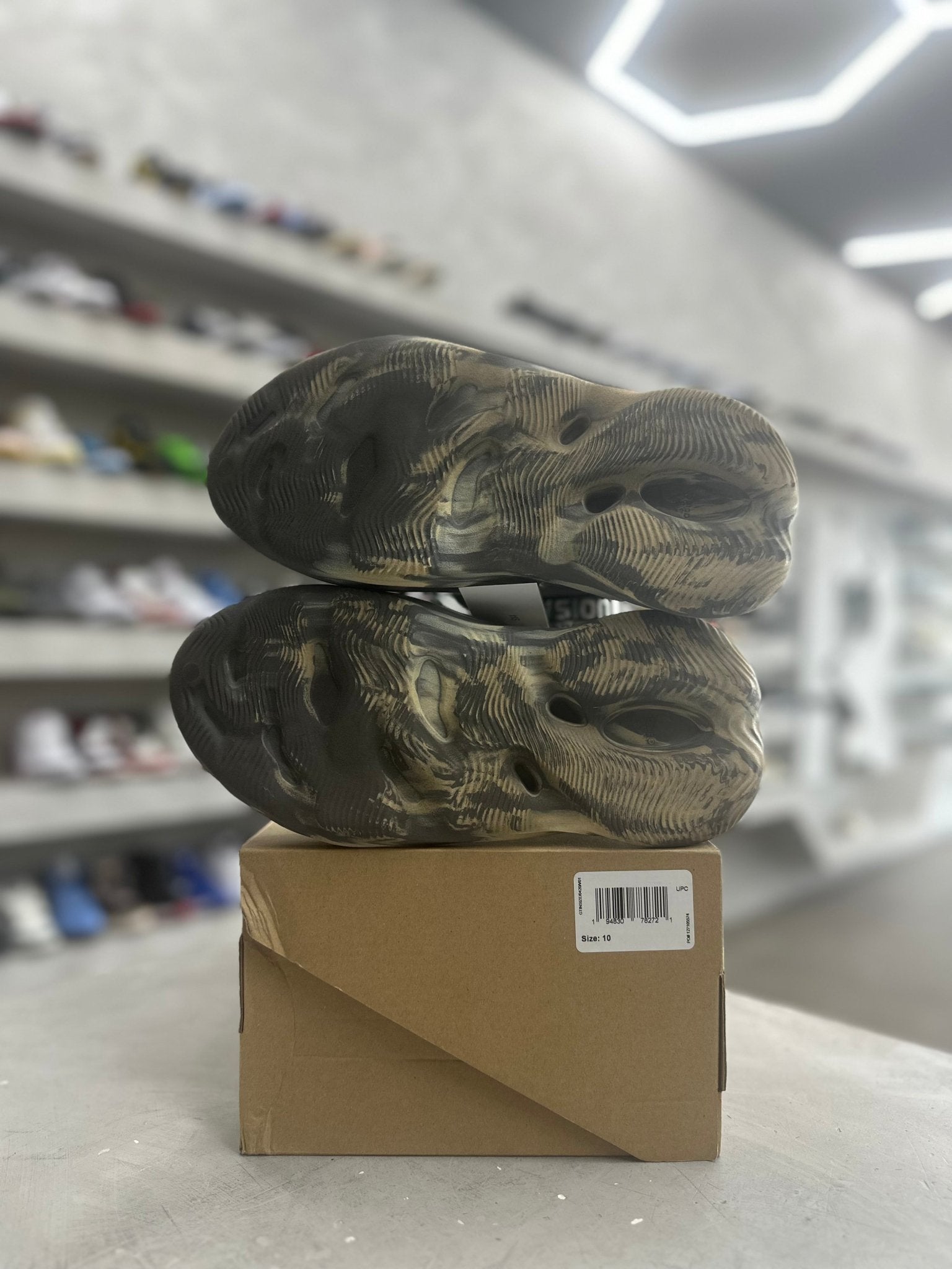 adidas Yeezy Foam RNNR MXT Moon Gray Sz 10 (PREOWNED) - Restock Aveadidas Yeezy Foam RNNR MXT Moon Gray Sz 10 (PREOWNED)Restock AveRestock Ave10Restock Ave