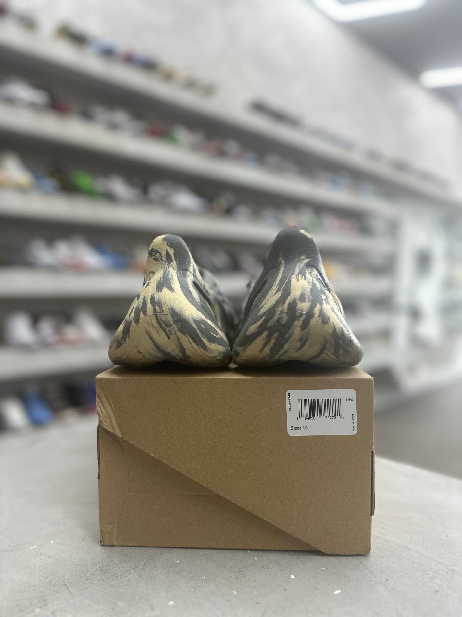 adidas Yeezy Foam RNNR MXT Moon Gray Sz 10 (PREOWNED) - Restock Aveadidas Yeezy Foam RNNR MXT Moon Gray Sz 10 (PREOWNED)Restock AveRestock Ave10Restock Ave