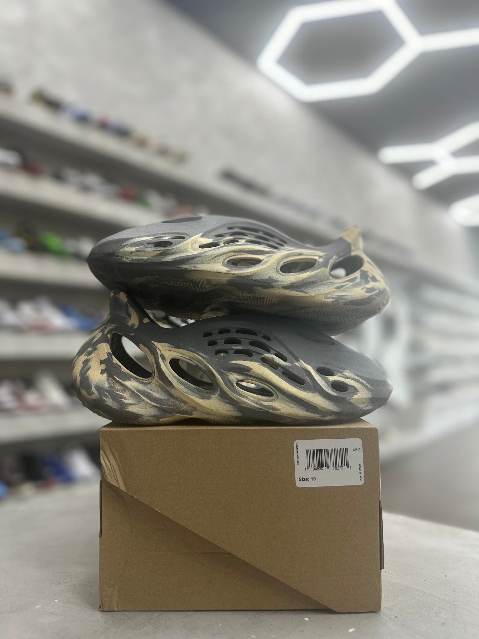 adidas Yeezy Foam RNNR MXT Moon Gray Sz 10 (PREOWNED) - Restock Aveadidas Yeezy Foam RNNR MXT Moon Gray Sz 10 (PREOWNED)Restock AveRestock Ave10Restock Ave